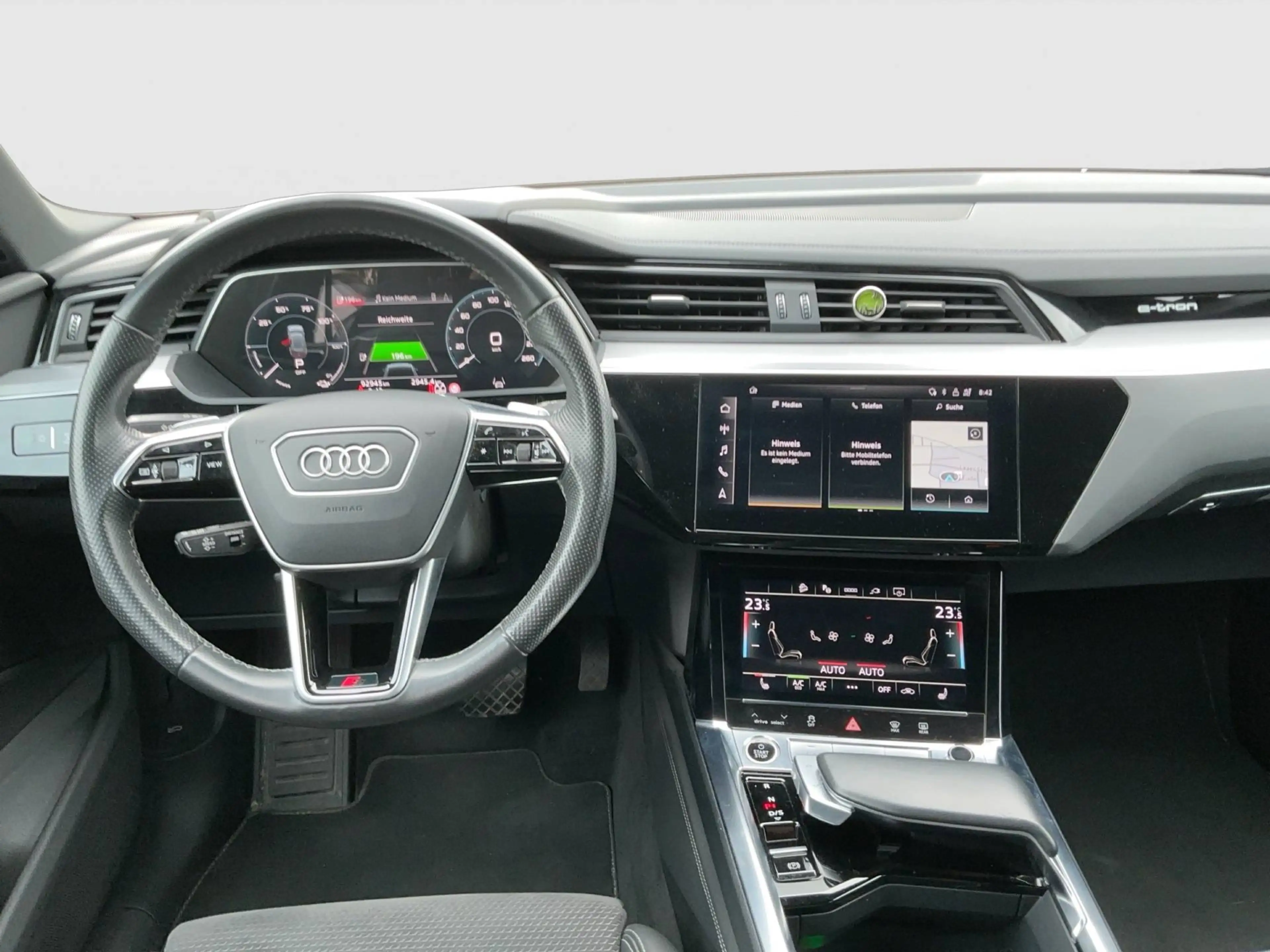 Audi e-tron 55 quattro basis — photo 12