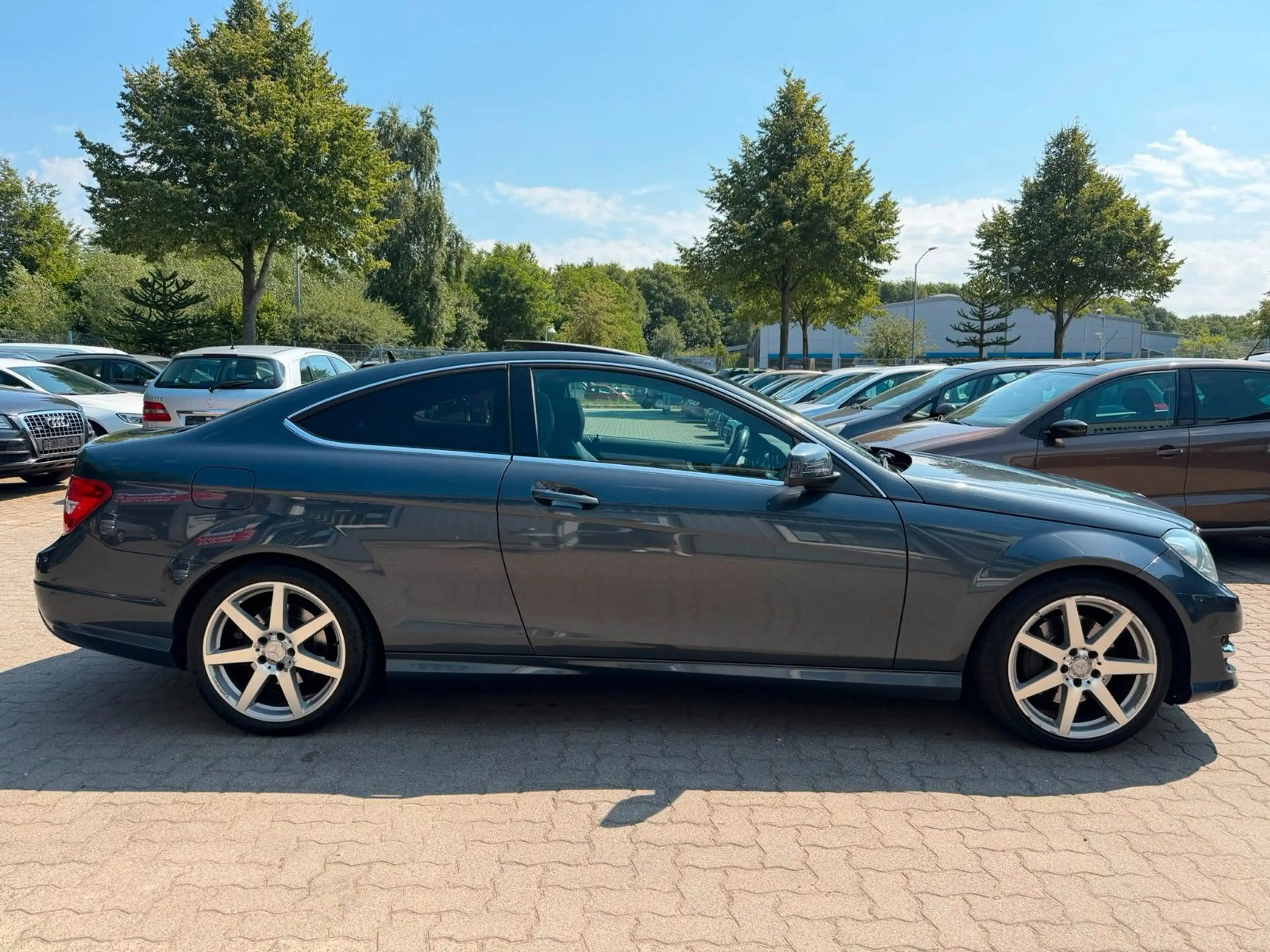 Mercedes-Benz C 350 Coupe AMG°AUTOM°LEDER°PDC°PANO°NAVI°18"ALU — photo 5