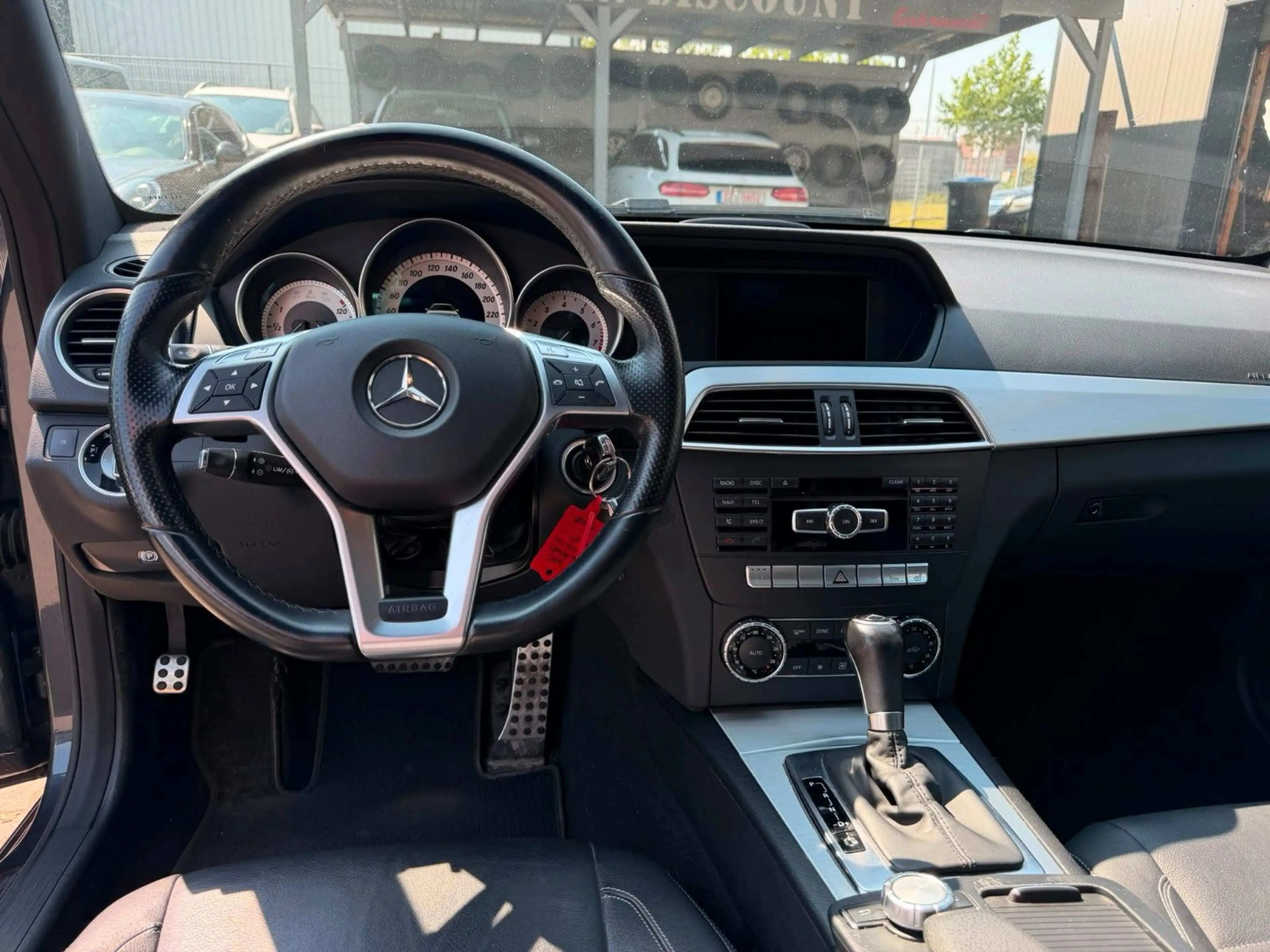 Mercedes-Benz C 350 Coupe AMG°AUTOM°LEDER°PDC°PANO°NAVI°18"ALU — photo 13