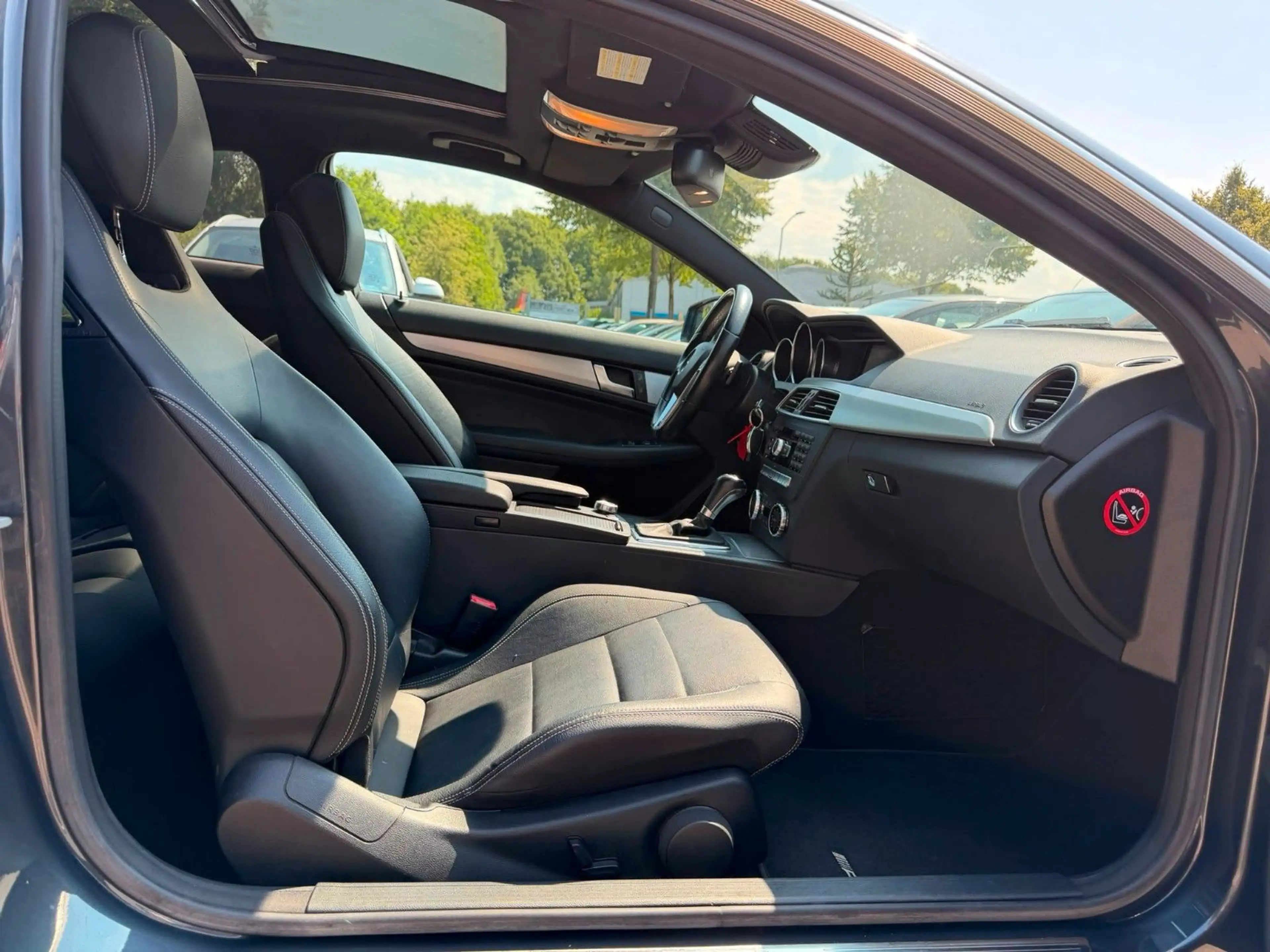Mercedes-Benz C 350 Coupe AMG°AUTOM°LEDER°PDC°PANO°NAVI°18"ALU — photo 10