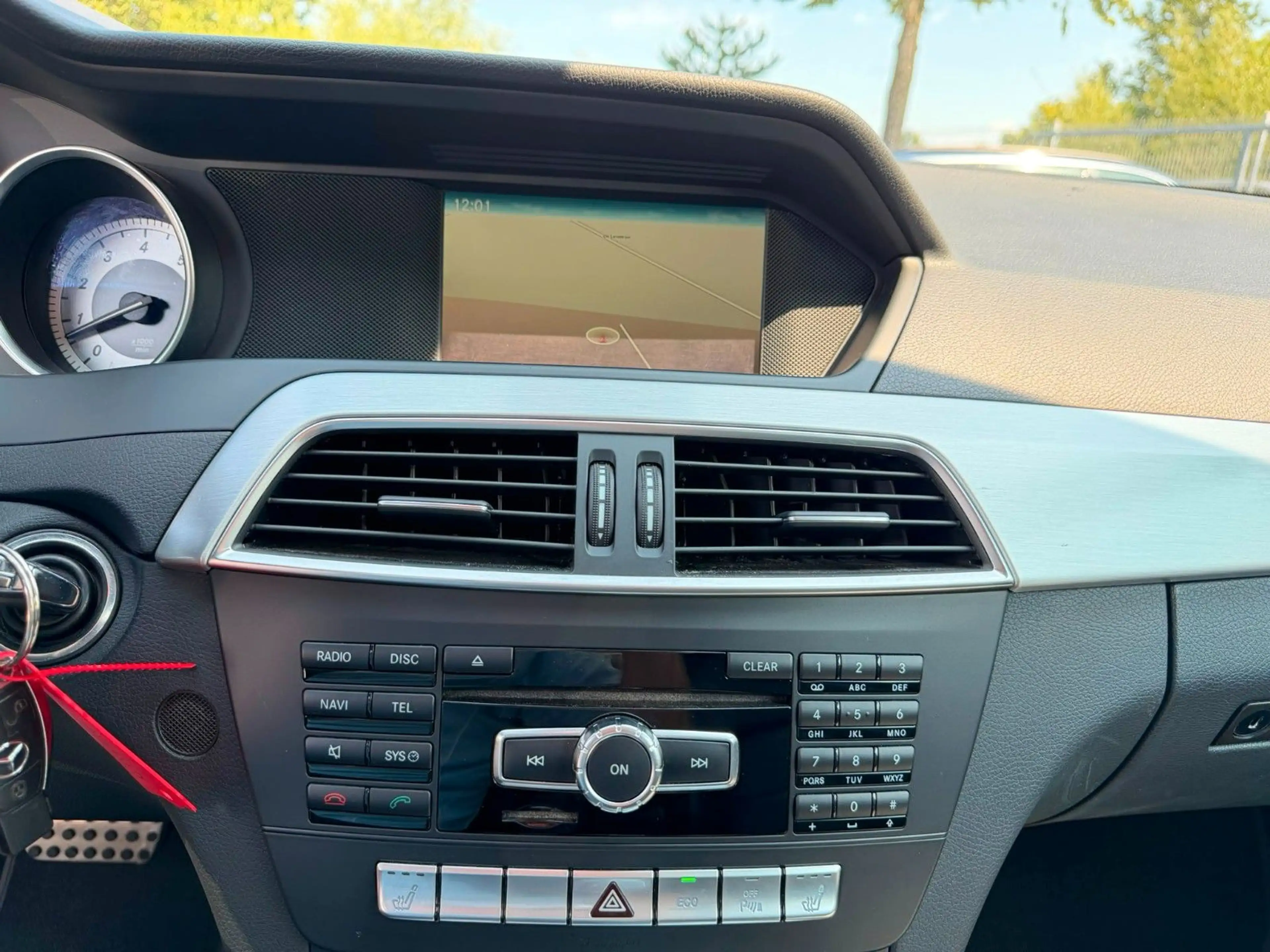 Mercedes-Benz C 350 Coupe AMG°AUTOM°LEDER°PDC°PANO°NAVI°18"ALU — photo 15