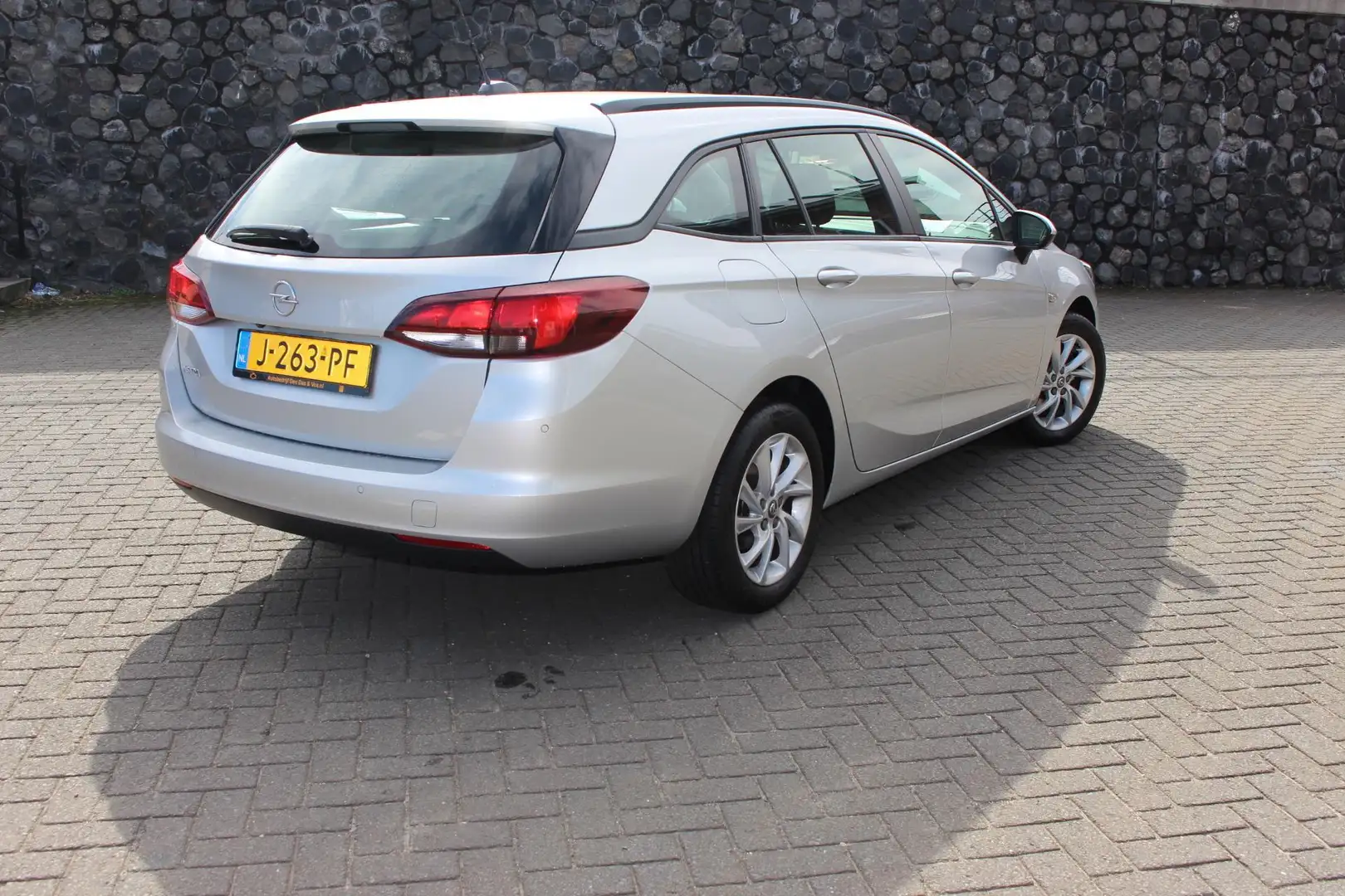 Opel Astra Sports Tourer 1.2 Edition 131PK , AGR stoel,carpla Gris - 2
