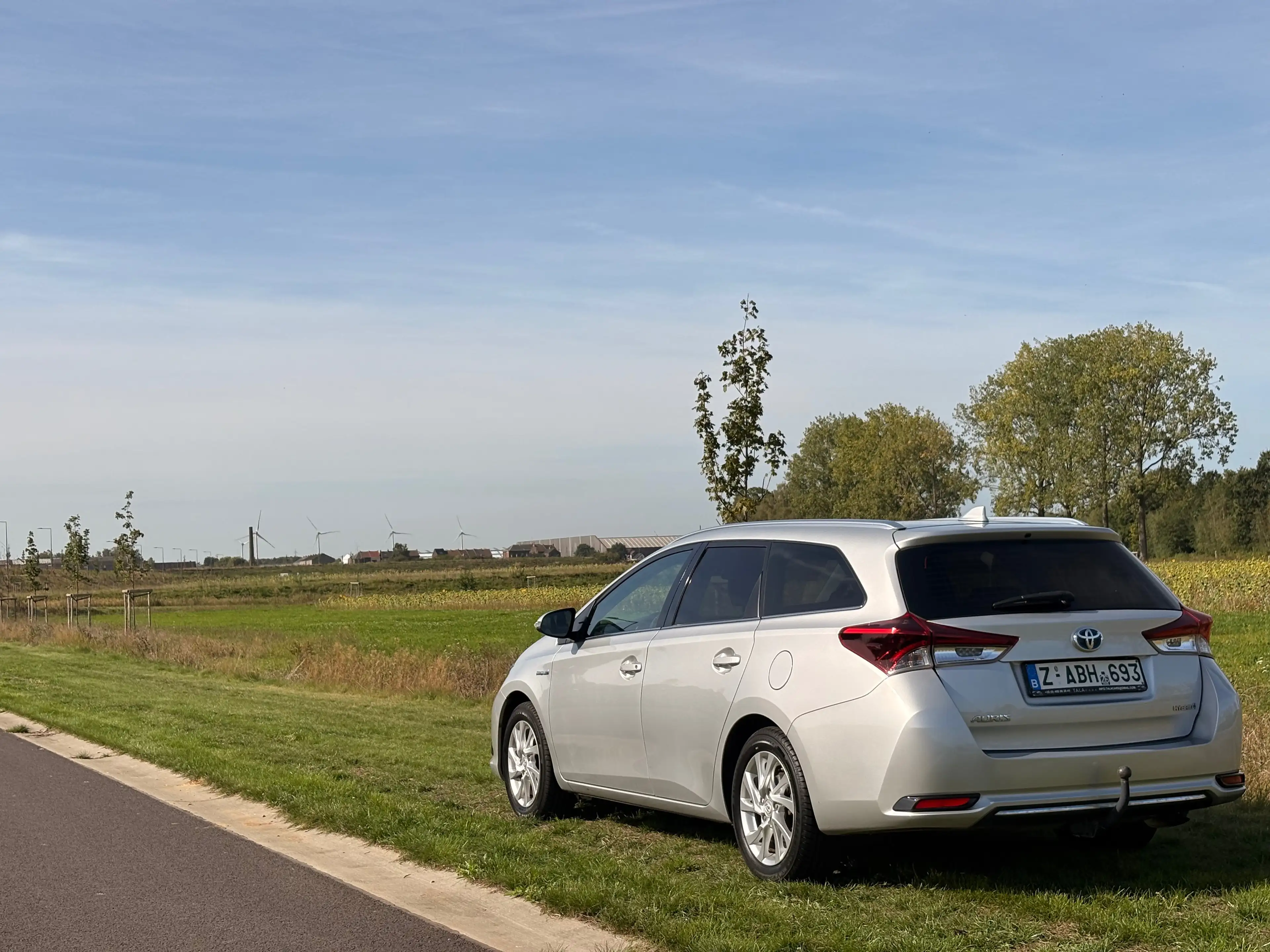 Toyota Auris Auris SW HEV 1.8i Hybrid - Navi - Att. Rem - Caméra - Automatique - Garantie — photo 4