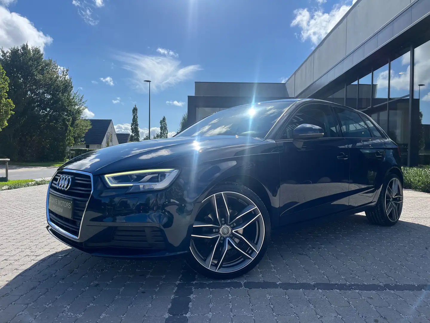Audi A3 Sportback 30 TFSI S-Tronic LED/Gps/Leder/Camera... Blauw - 2