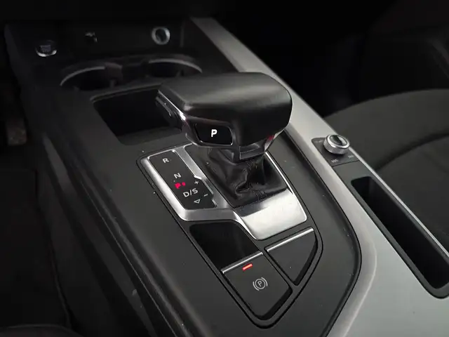 Audi A4 Avant view 12