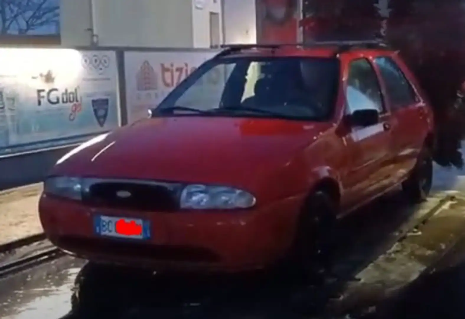 Ford Fiesta Fiesta IV 1995 5p 1.3 University c/AC Rood - 1