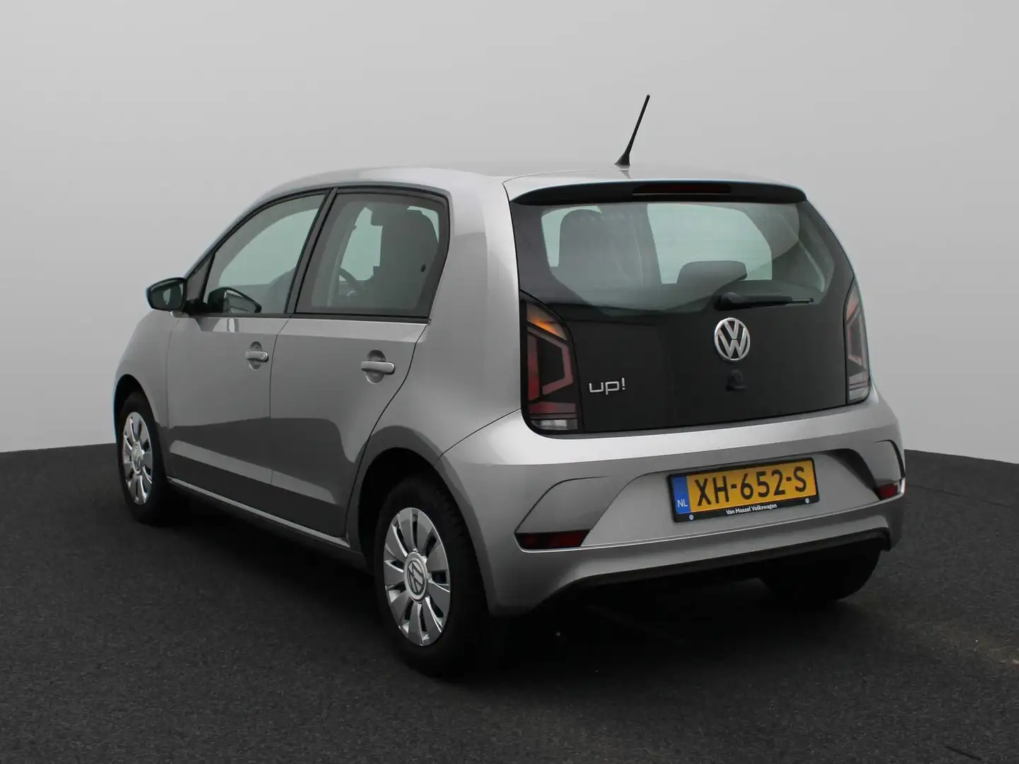 Volkswagen up! 1.0 BMT move up! 60 PK | Airco | Maps & More | DAB Grey - 2