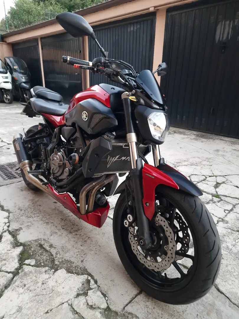 Yamaha MT-07 Rosso - 2
