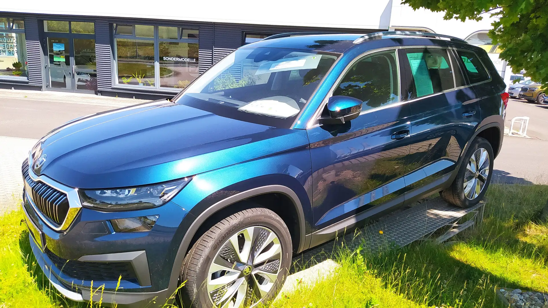 Skoda Kodiaq 2.0 TDI DSG Style 4x4 STANDH., MATRIX, AHK, Navi Blau - 2