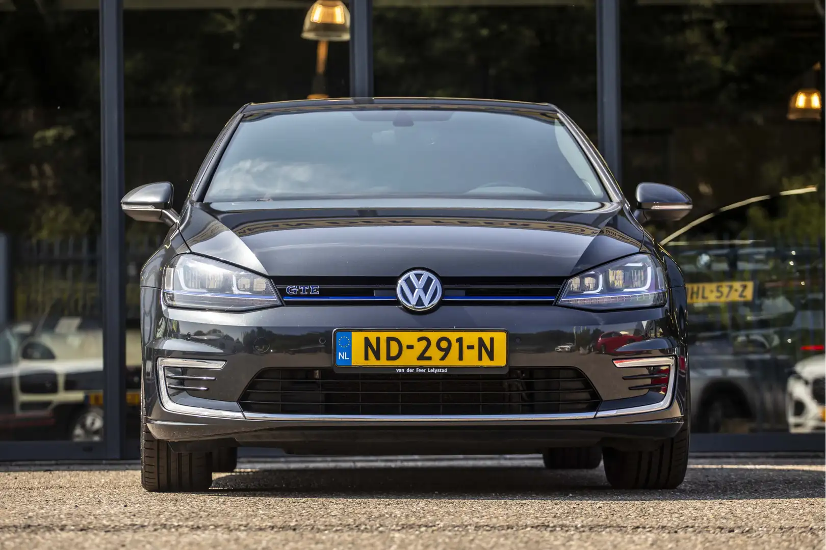 Volkswagen Golf GTE 1.4 TSI Connected Series Zwart - 2