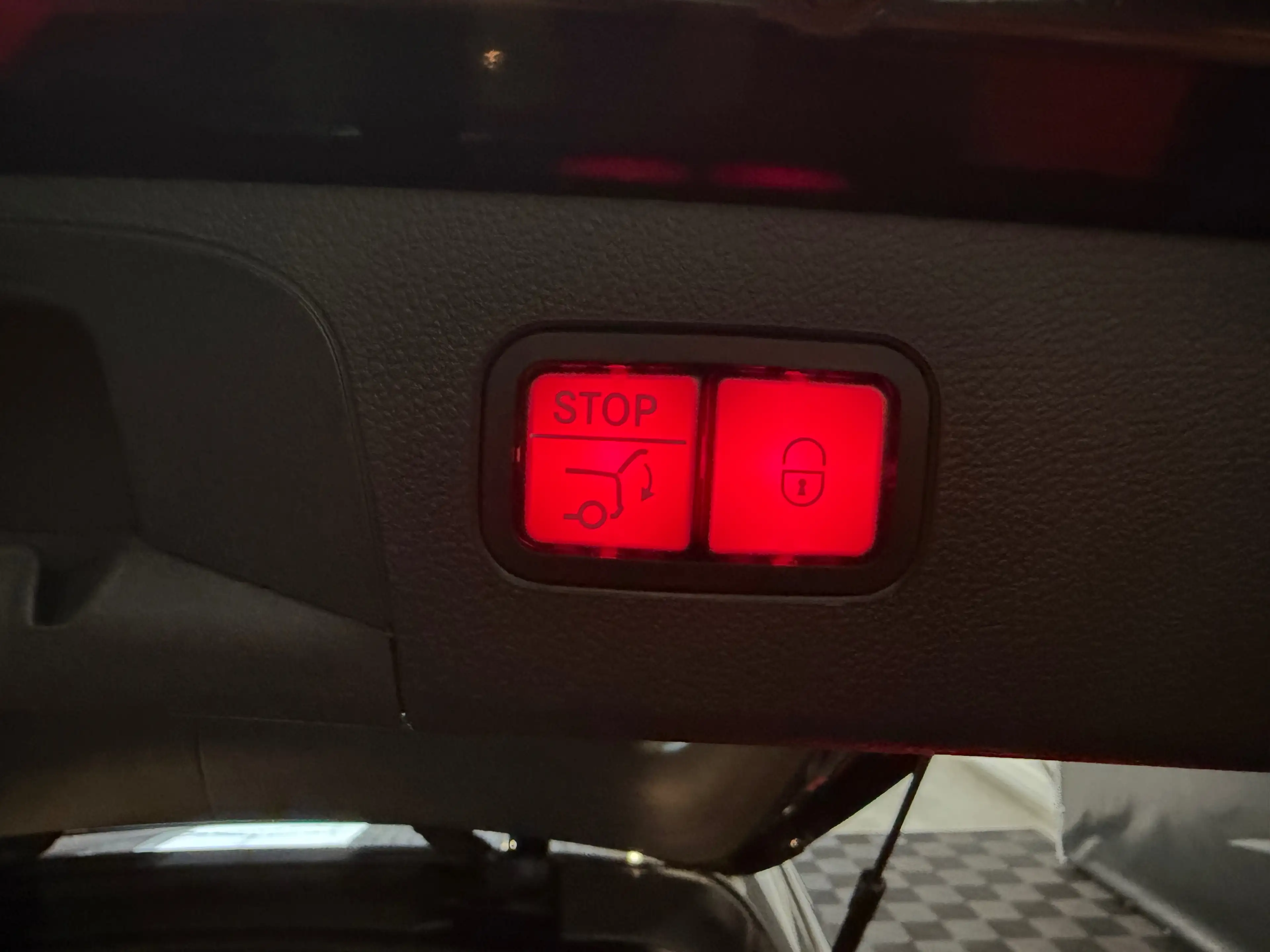 Mercedes-Benz GLC 200 /4-Matic/AMG Pack/Pano/Led/Ambi/Keyless/360°/Zv/Carplay/Topper!!! — photo 9