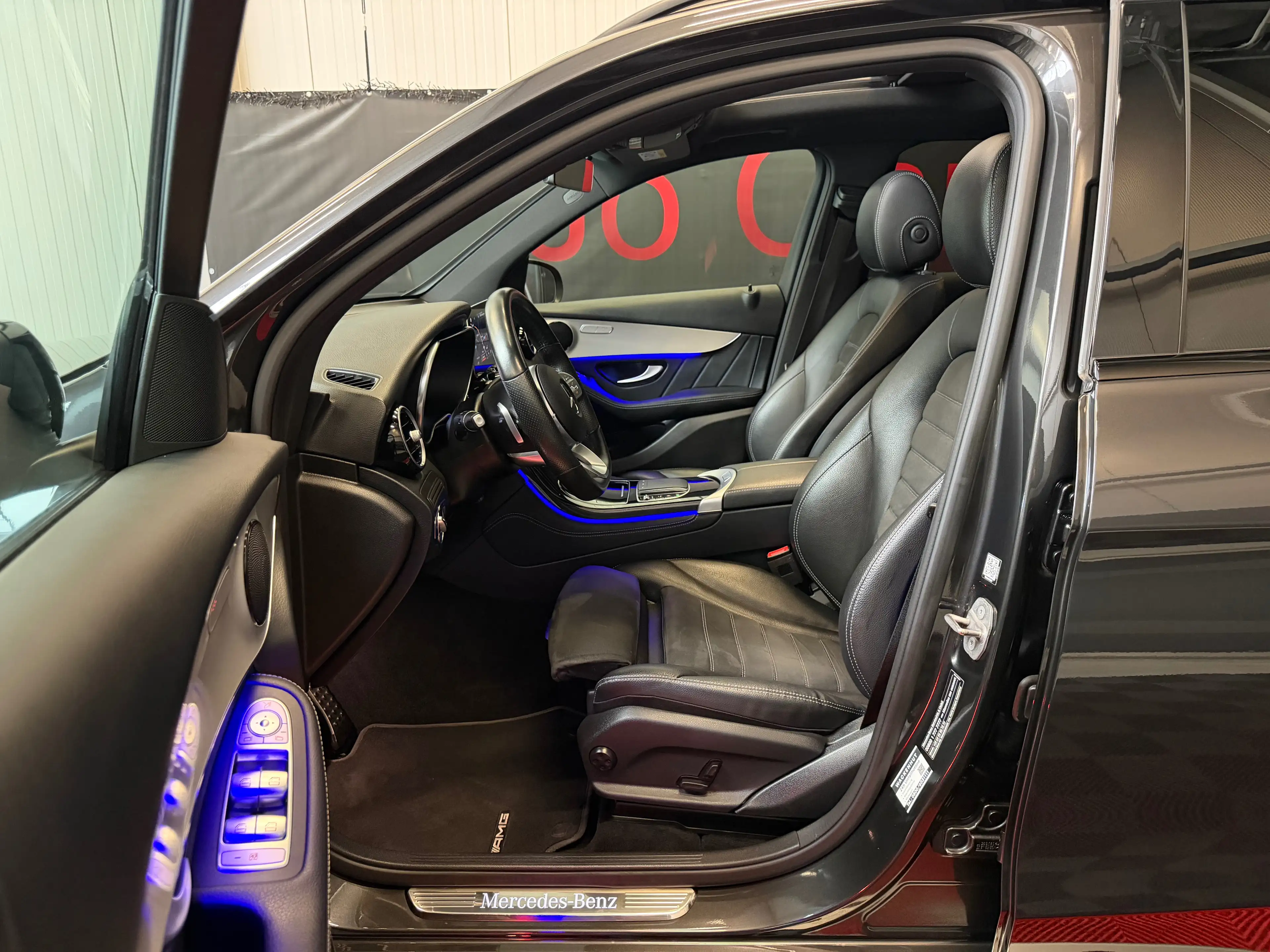 Mercedes-Benz GLC 200 /4-Matic/AMG Pack/Pano/Led/Ambi/Keyless/360°/Zv/Carplay/Topper!!! — photo 14