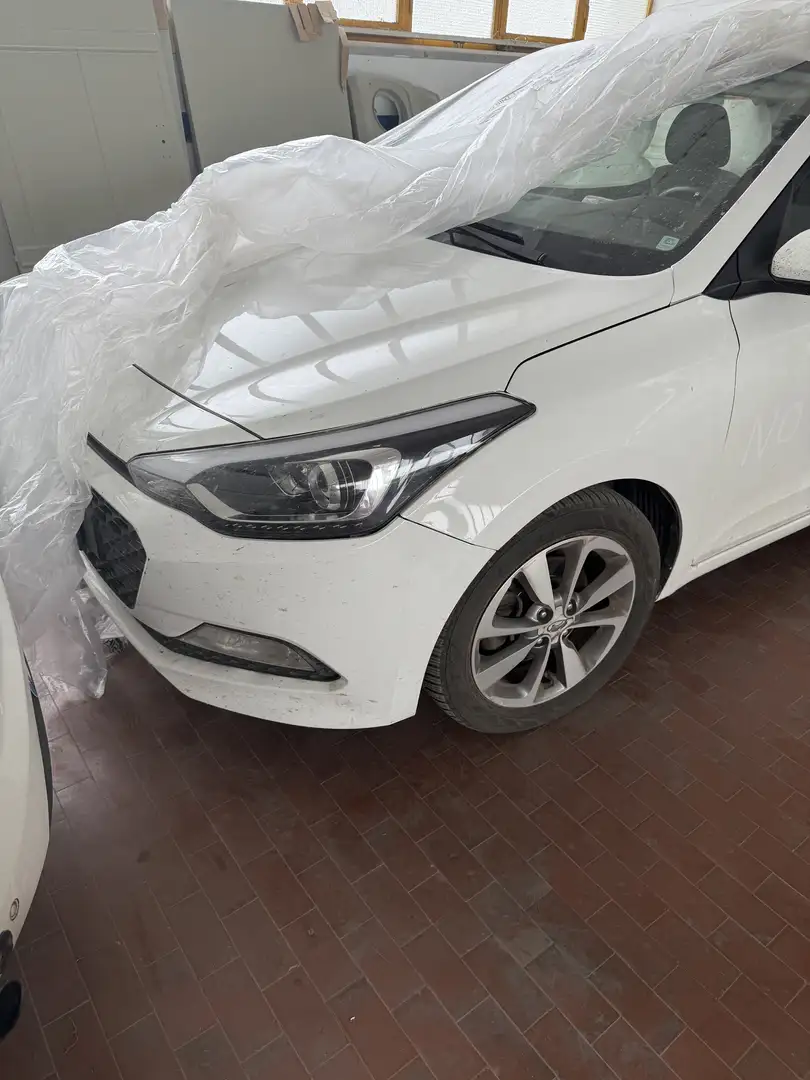 Hyundai i20 5p 1.4 crdi Comfort 90cv - 1