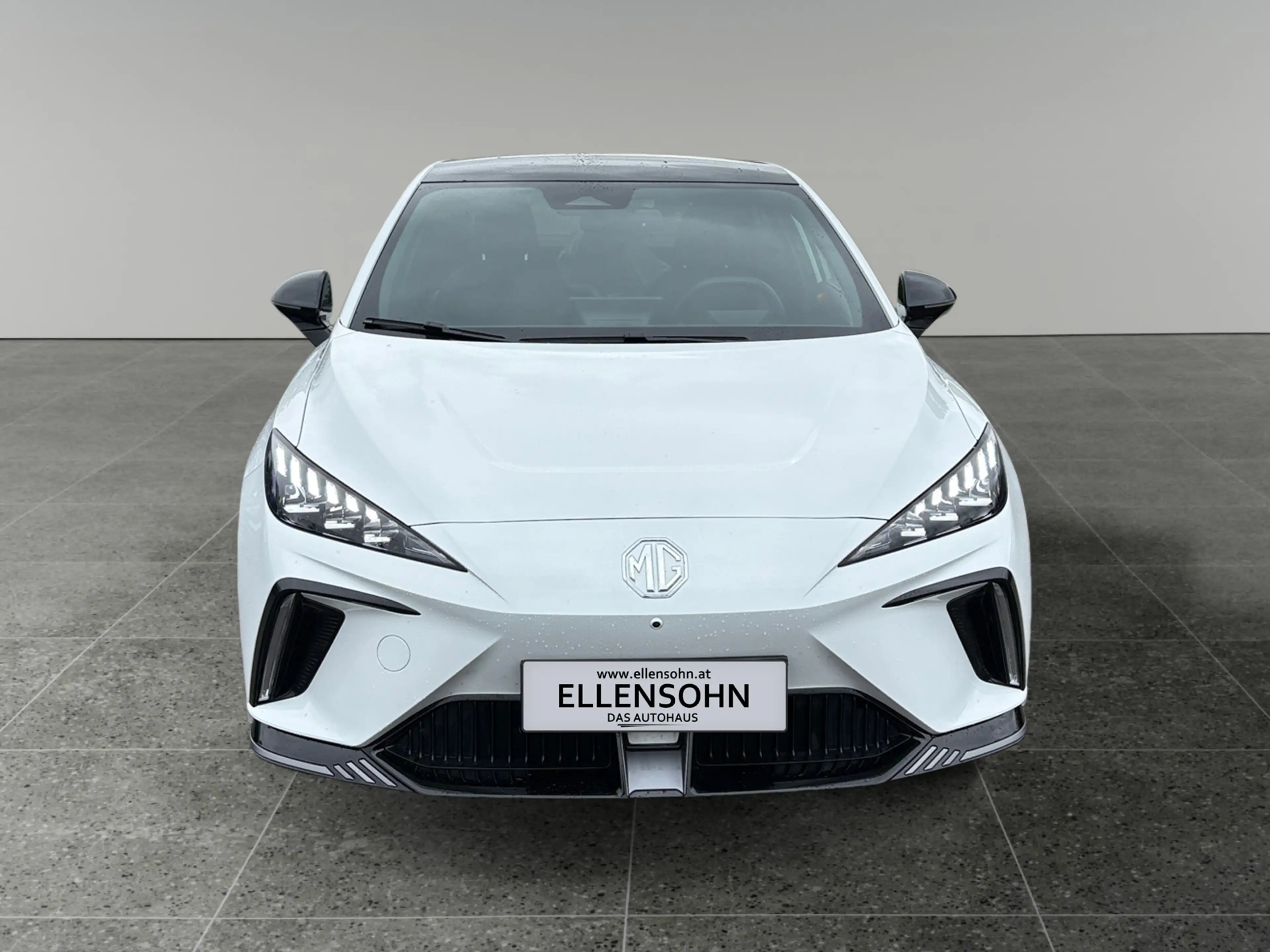 MG MG4 EV 64 kWh XPower — photo 8