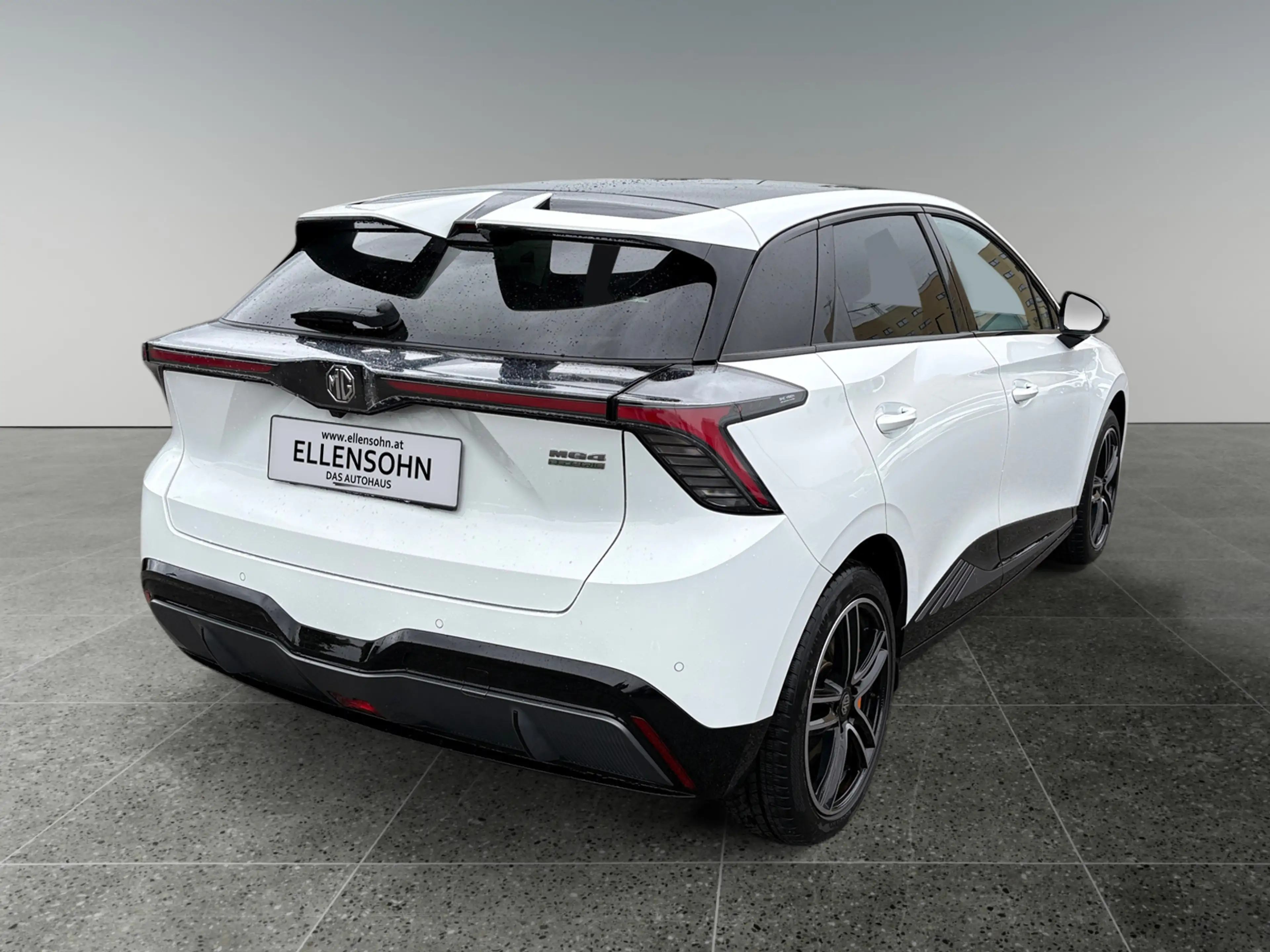 MG MG4 EV 64 kWh XPower — photo 5
