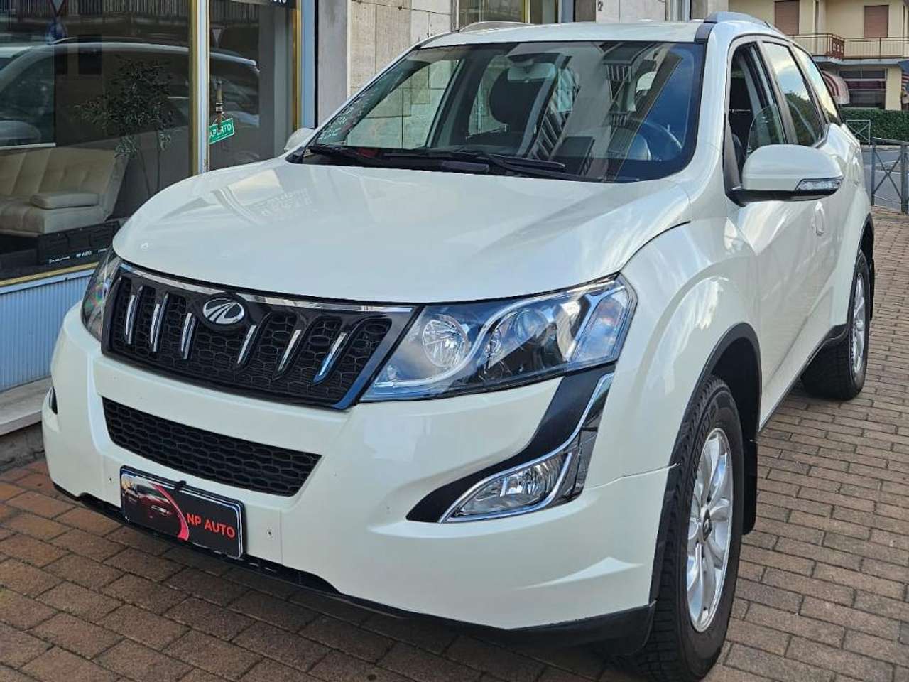 Mahindra XUV500 XUV 500 2019