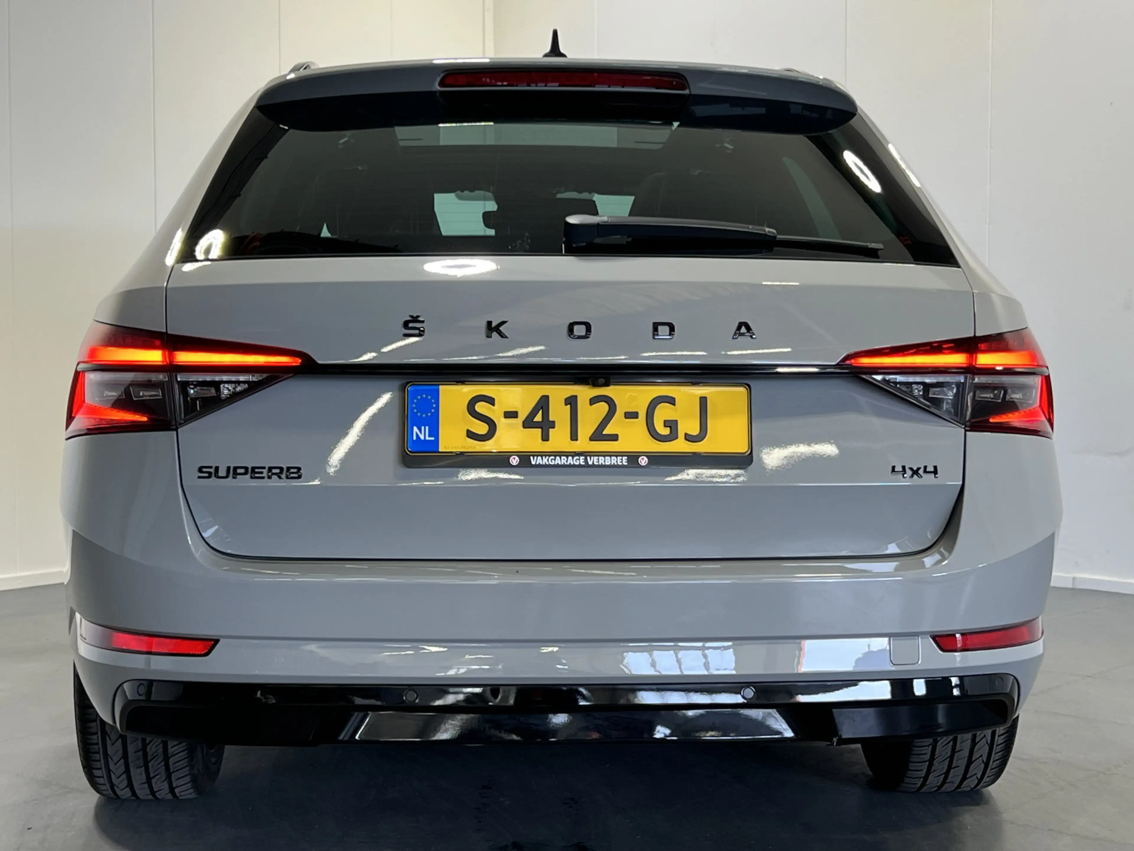 Skoda Superb Combi 2.0 TSI 4x4 Sportline Business | Navigatie/A — photo 40