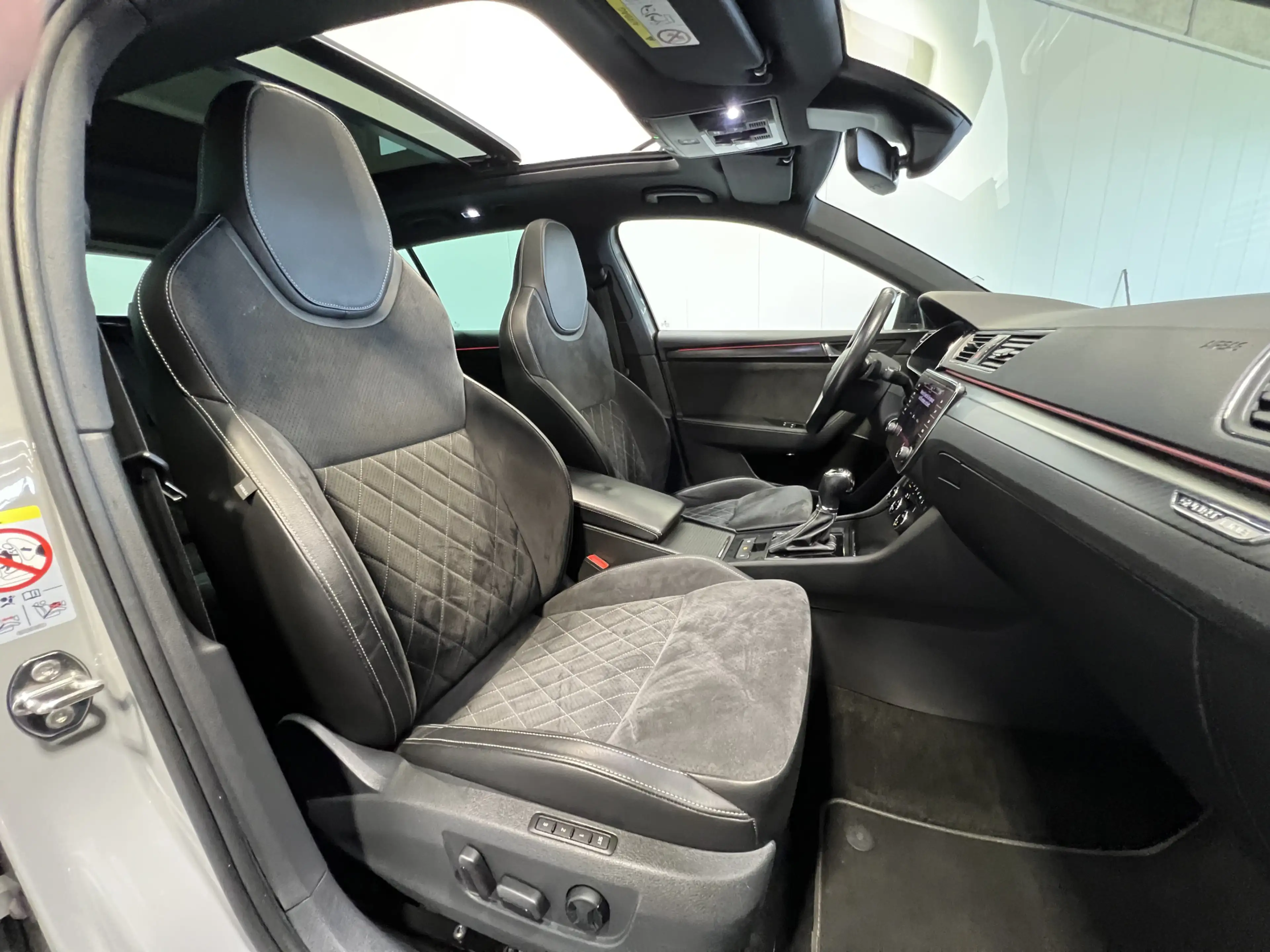 Skoda Superb Combi 2.0 TSI 4x4 Sportline Business | Navigatie/A — photo 27