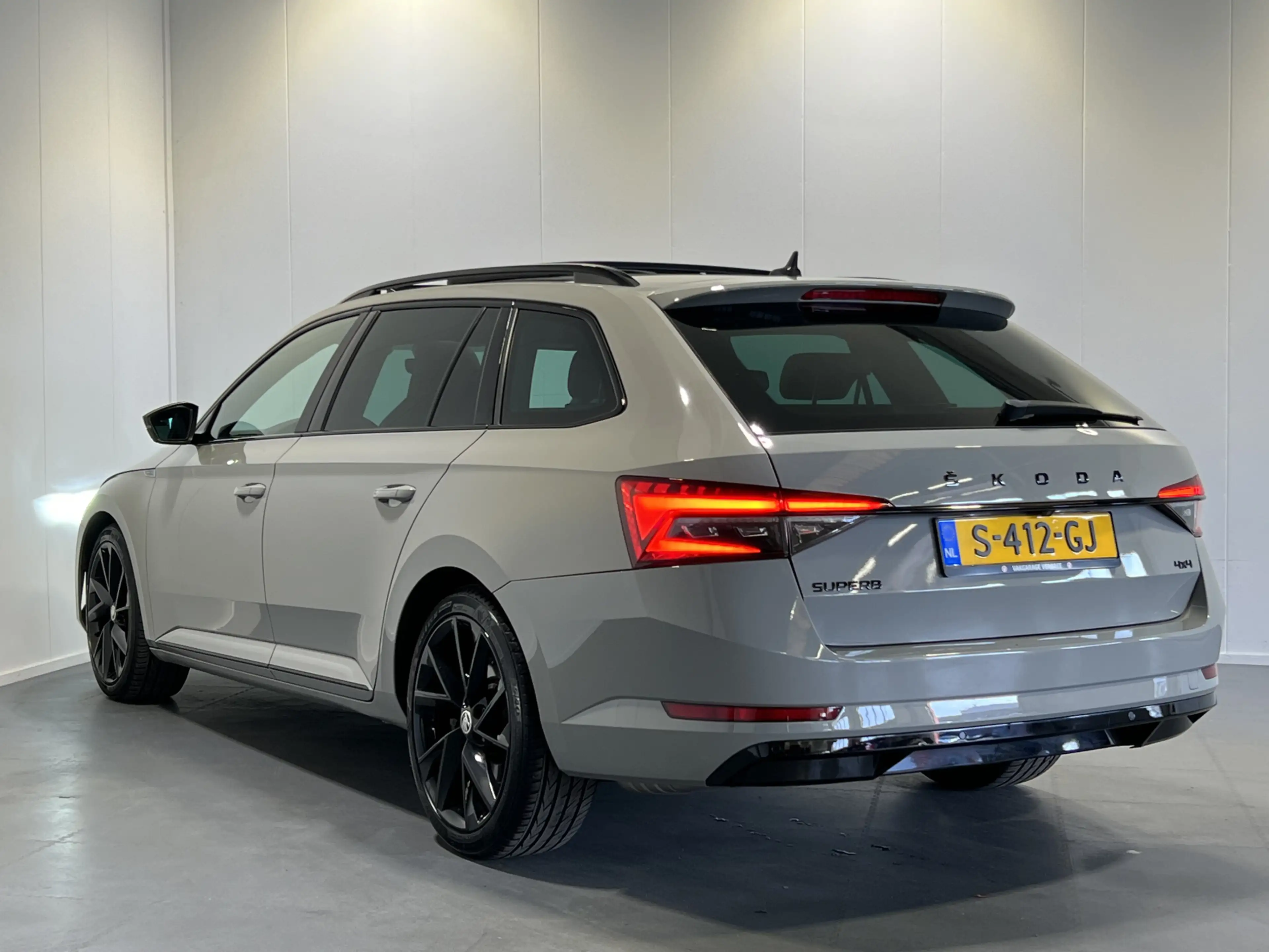 Skoda Superb Combi 2.0 TSI 4x4 Sportline Business | Navigatie/A — photo 23