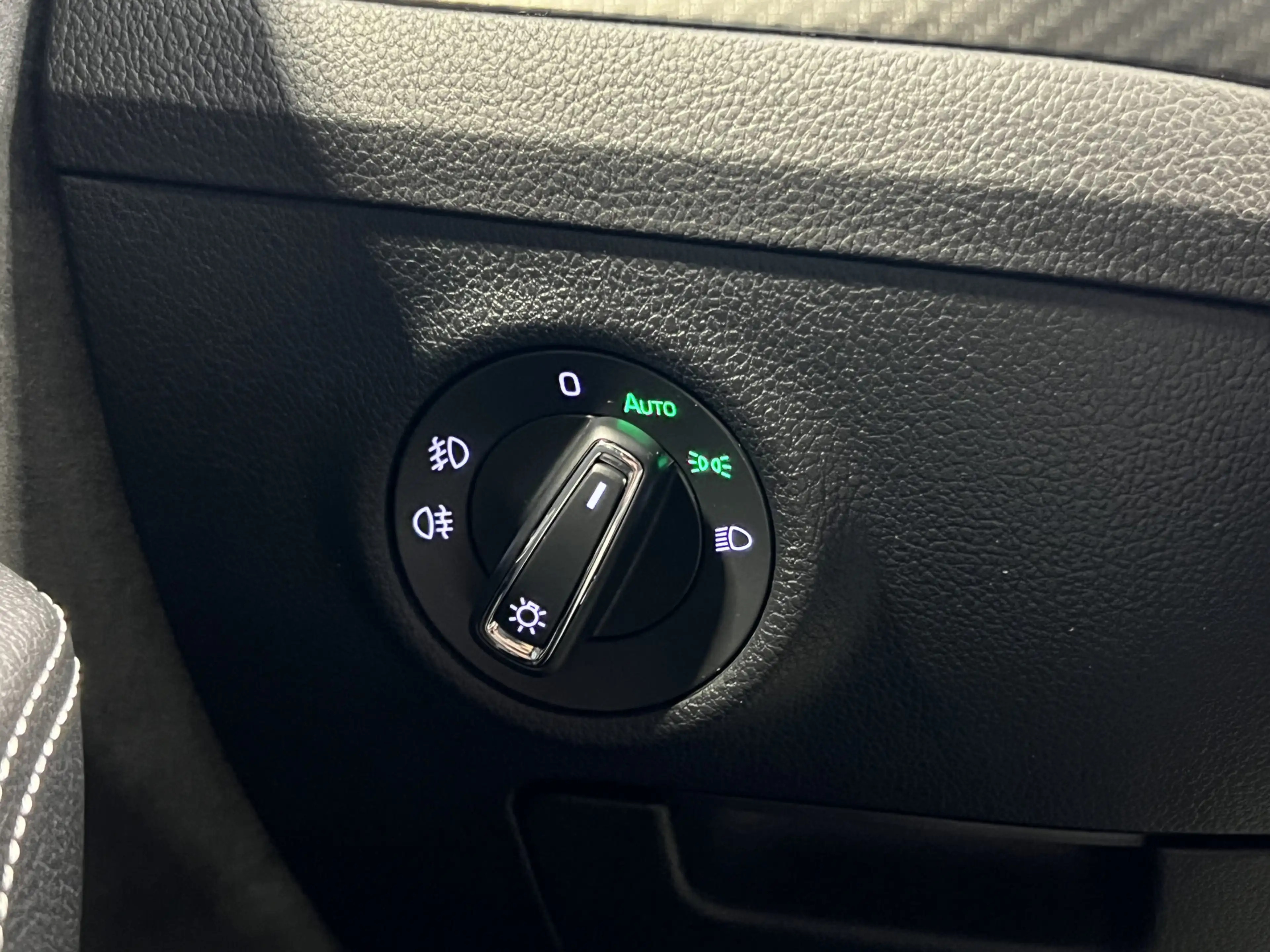 Skoda Superb Combi 2.0 TSI 4x4 Sportline Business | Navigatie/A — photo 38