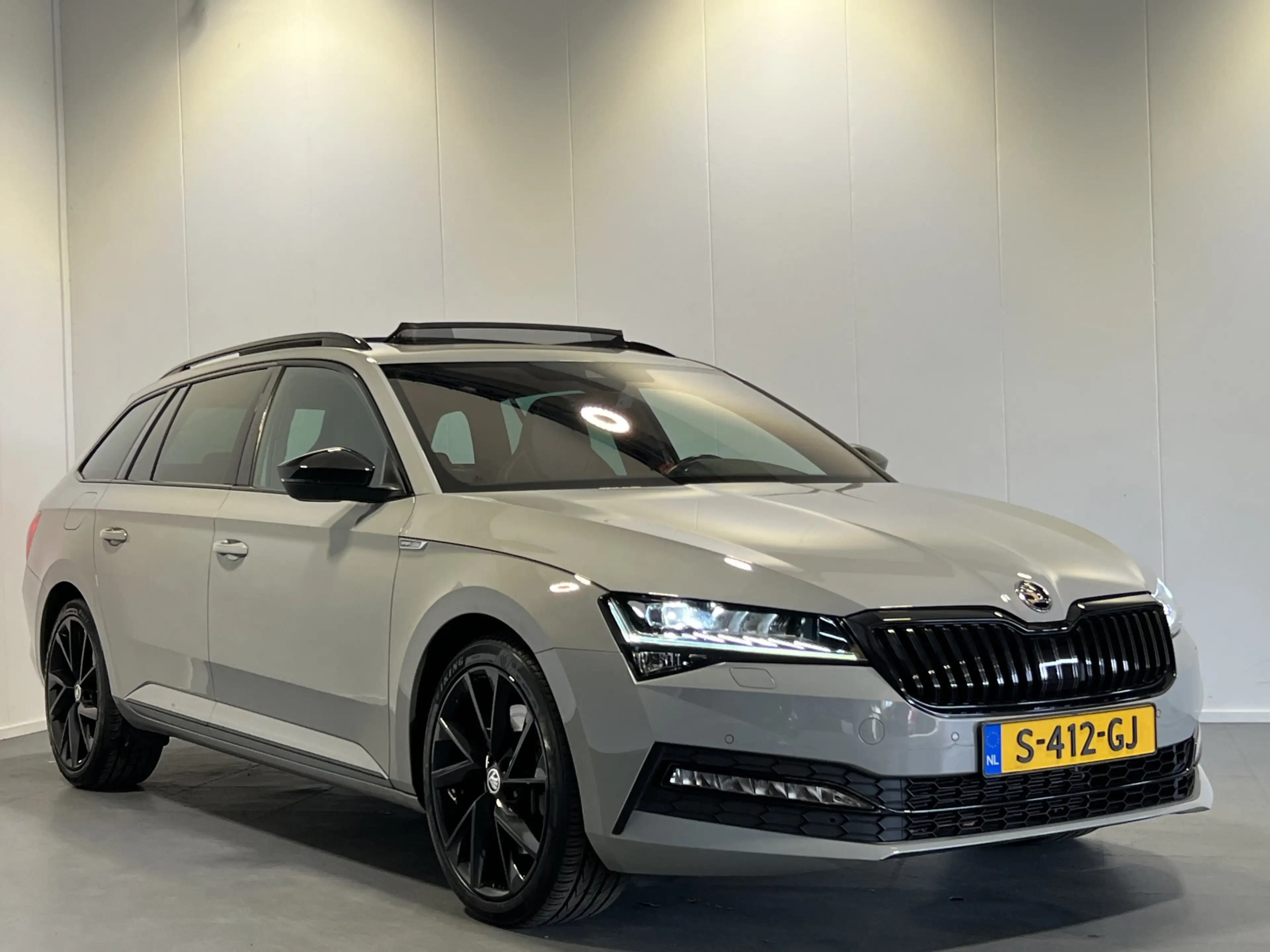 Skoda Superb Combi 2.0 TSI 4x4 Sportline Business | Navigatie/A — photo 22