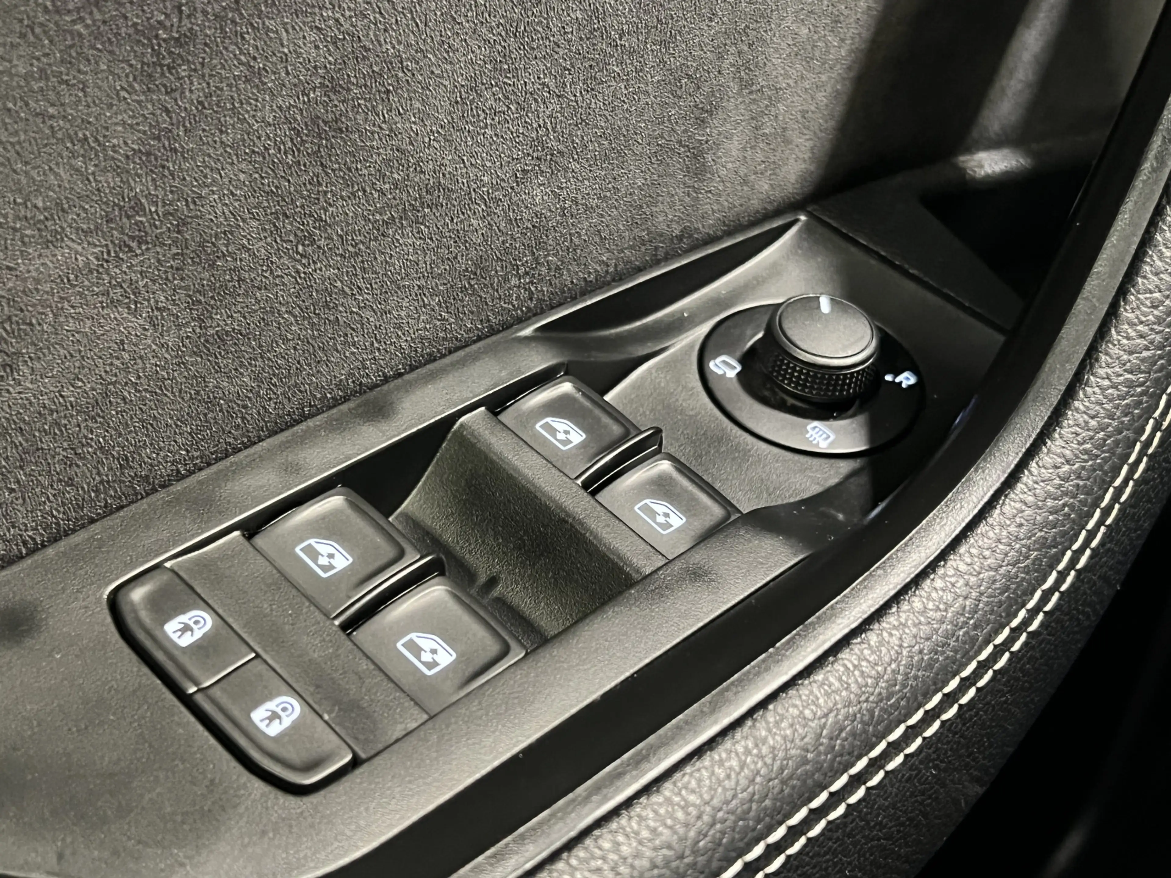 Skoda Superb Combi 2.0 TSI 4x4 Sportline Business | Navigatie/A — photo 37