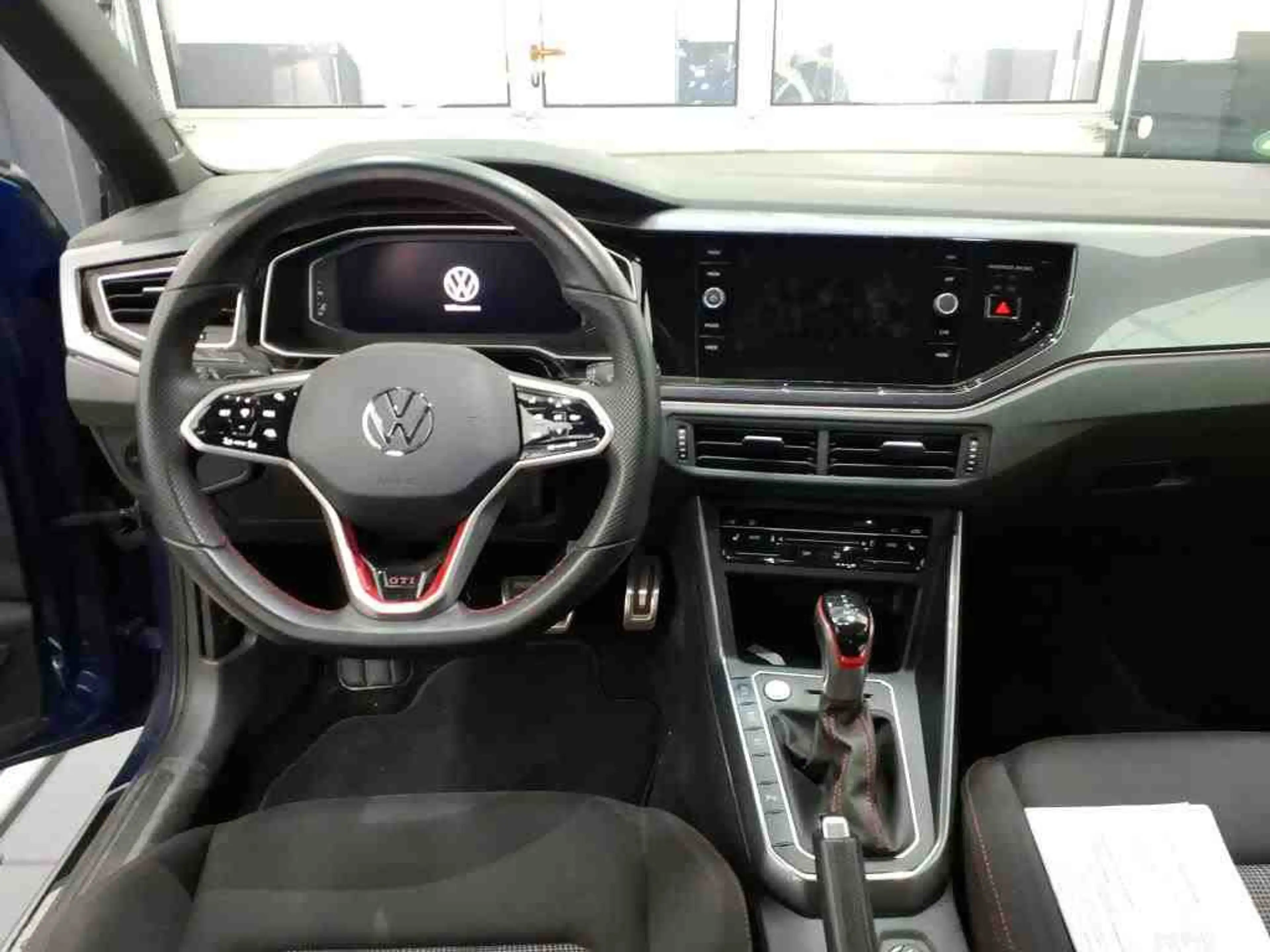 Volkswagen Polo 2.0 TSI DSG GTI*IQ.LIGHT*PDC*SHZ*NAVI*KLIMA — photo 7