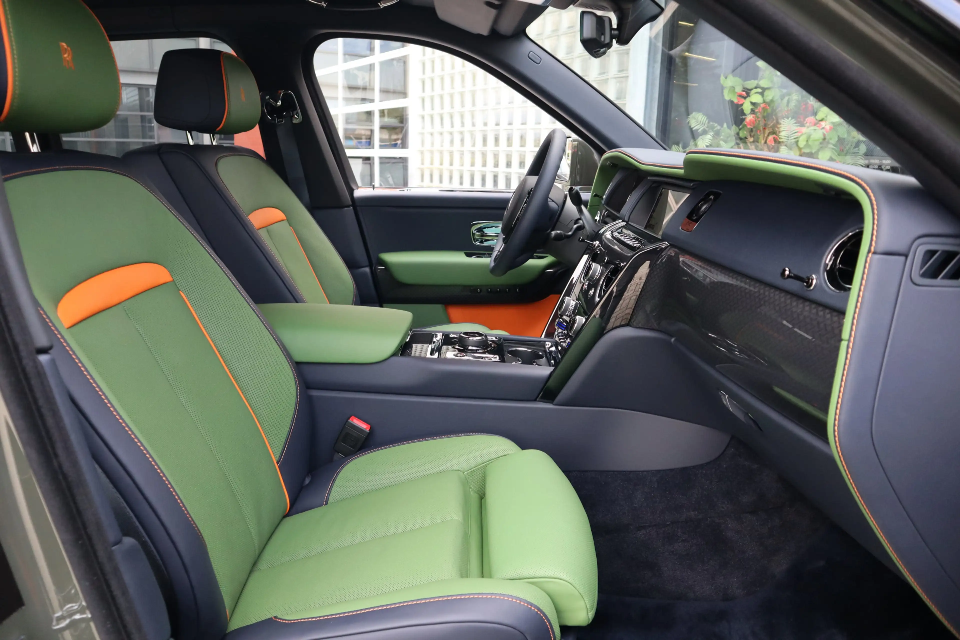 Rolls-Royce Cullinan BLACK BADGE 6.75 V12 Fu-Shion | Sterrenhemel, Besp — photo 13