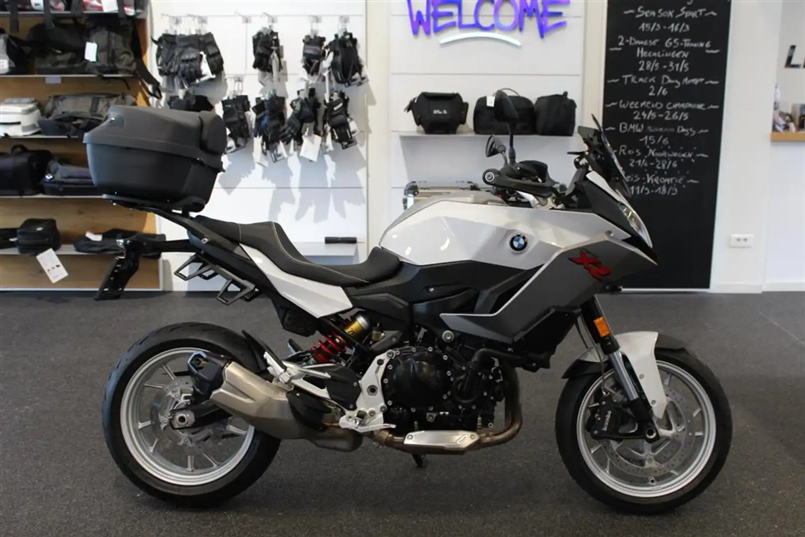 BMW F 900 XR 0 - 1