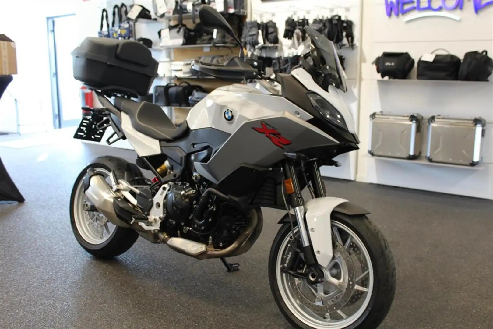 BMW F 900 XR 0 - 2