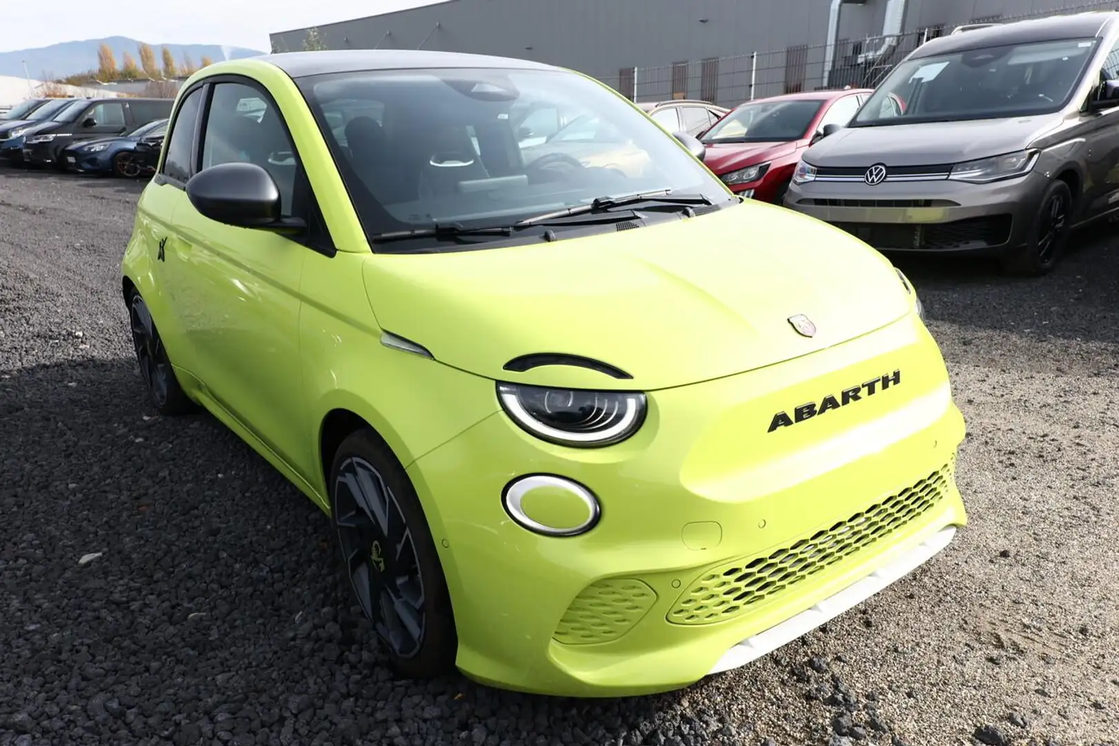 Abarth 500e Turismo 42 kWh LED Pano Nav JBL SHZ Kam PDC 114... Grün - 2