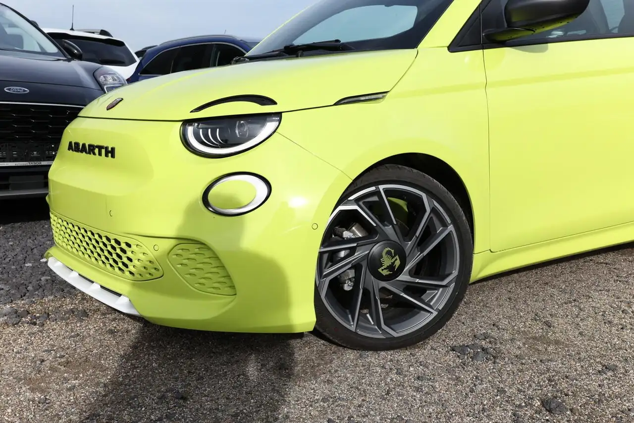 Abarth 500e 2025