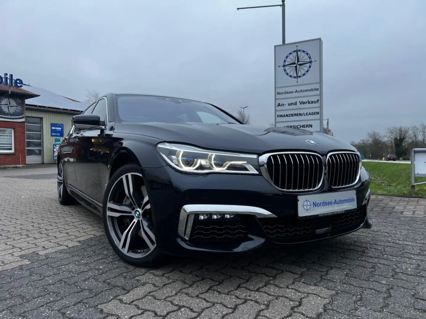 BMW 750 d xDrive M-Sport Head-Up Massage Laser Standh Negro - 1