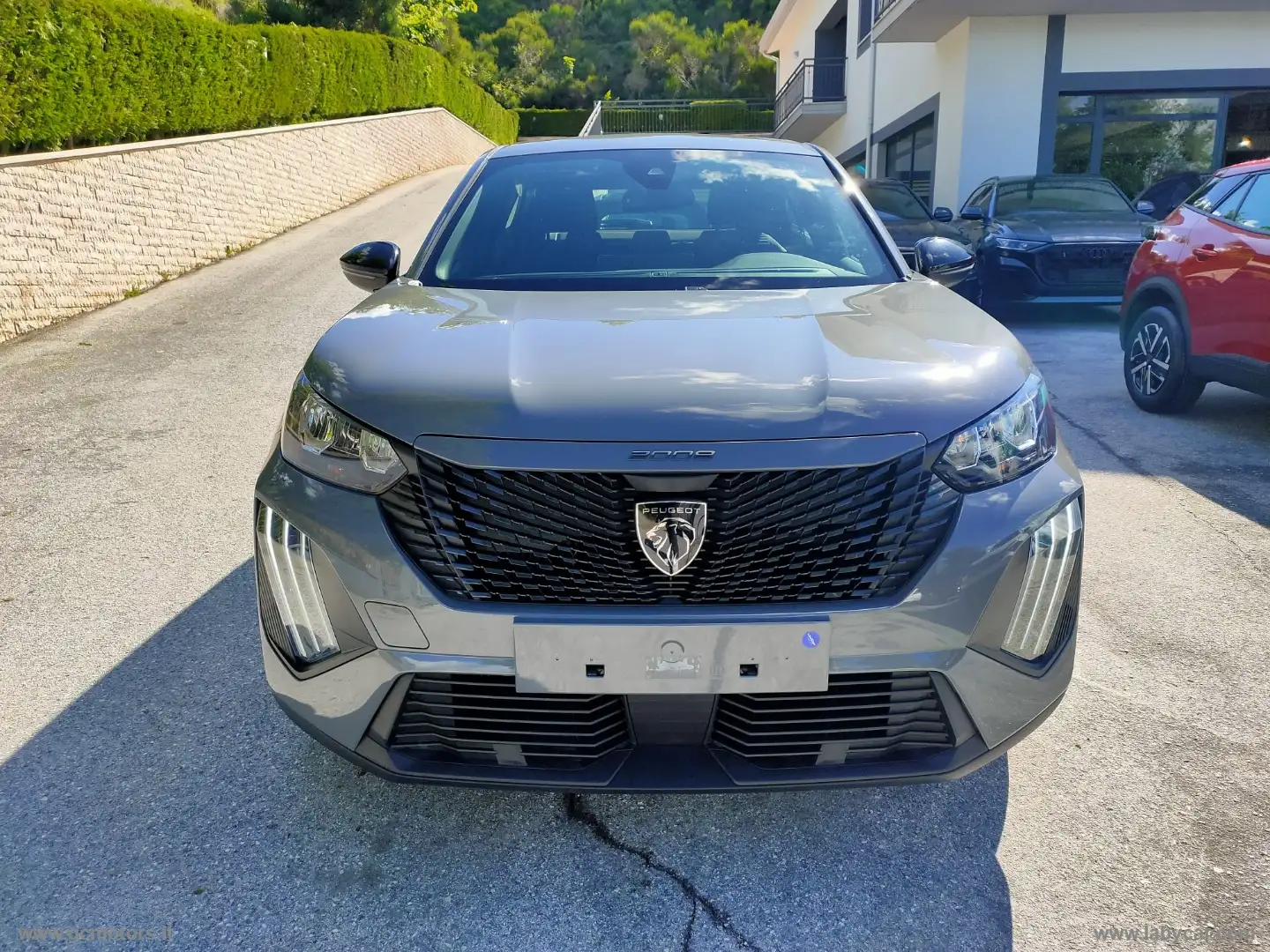 Peugeot 2008 PureTech 100 S&S Active Gris - 2