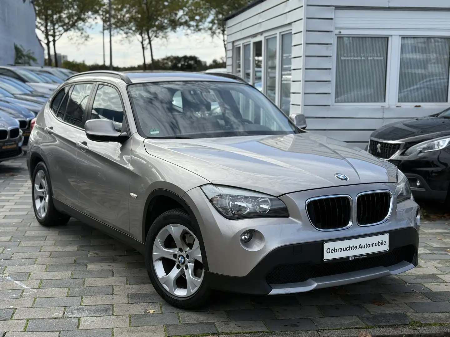 BMW X1 20 d xDrive Automatik Turboschaden !! Gris - 1