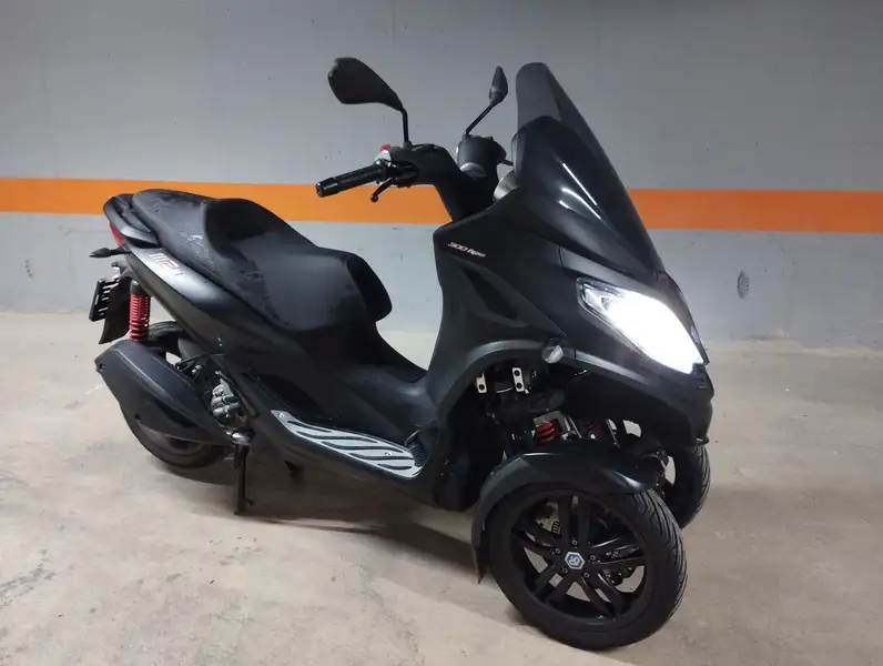 Piaggio MP3 300 - foto 2