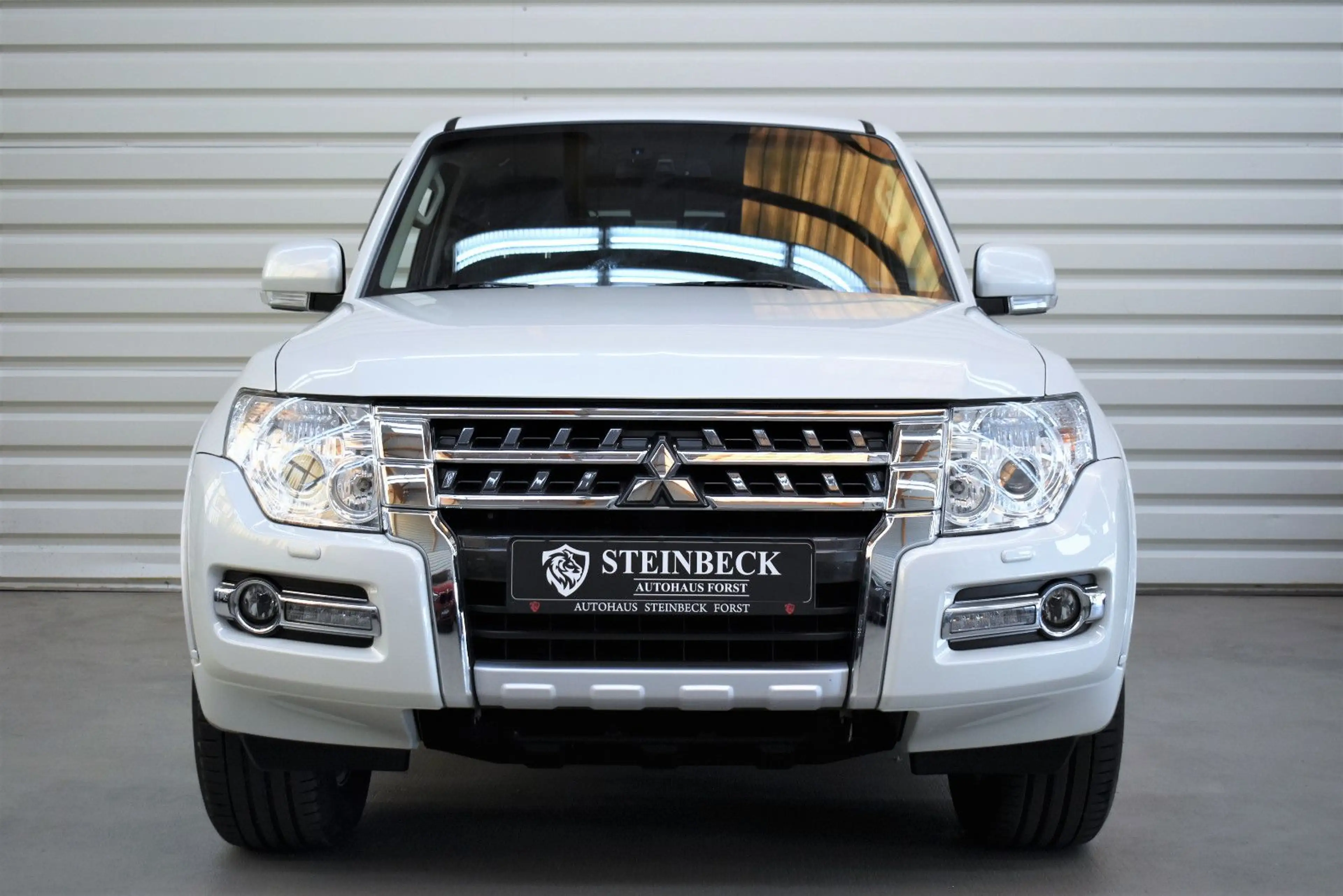 Mitsubishi Pajero 3.2 DI-D SUV-Star+Xenon+AHK+Kamera+7-Sitz — photo 5
