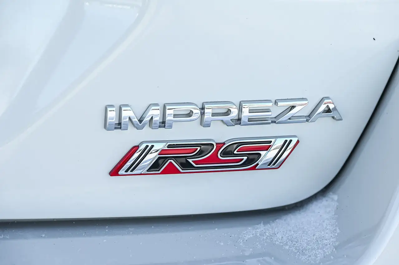 Subaru Impreza снимка Subaru Impreza