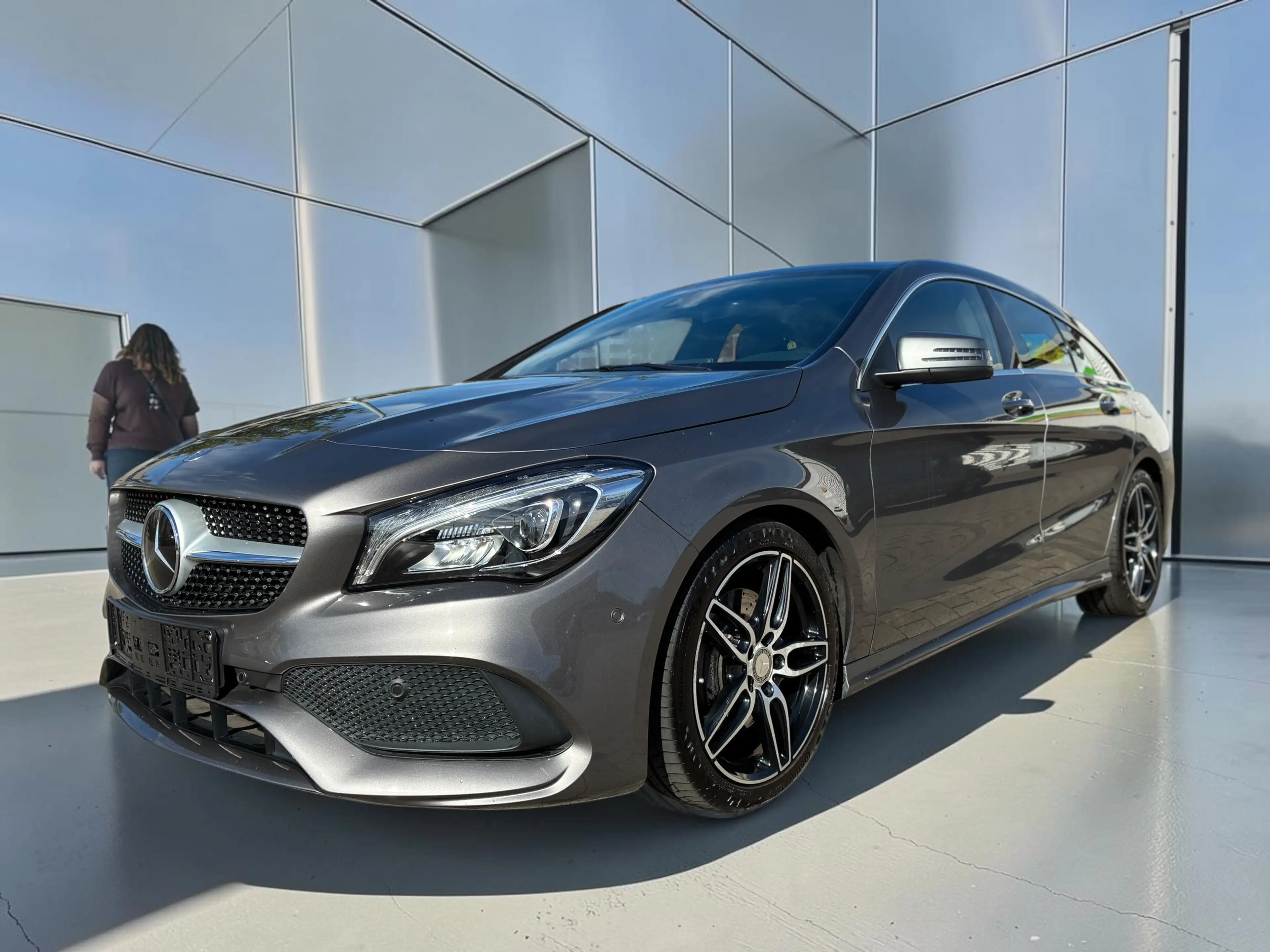Mercedes-Benz CLA 220 d CLA Shooting Brake 7G-DCT AMG Line Harman/Kardon* DISTRONIC PLUS* Totwinkel* — photo 6