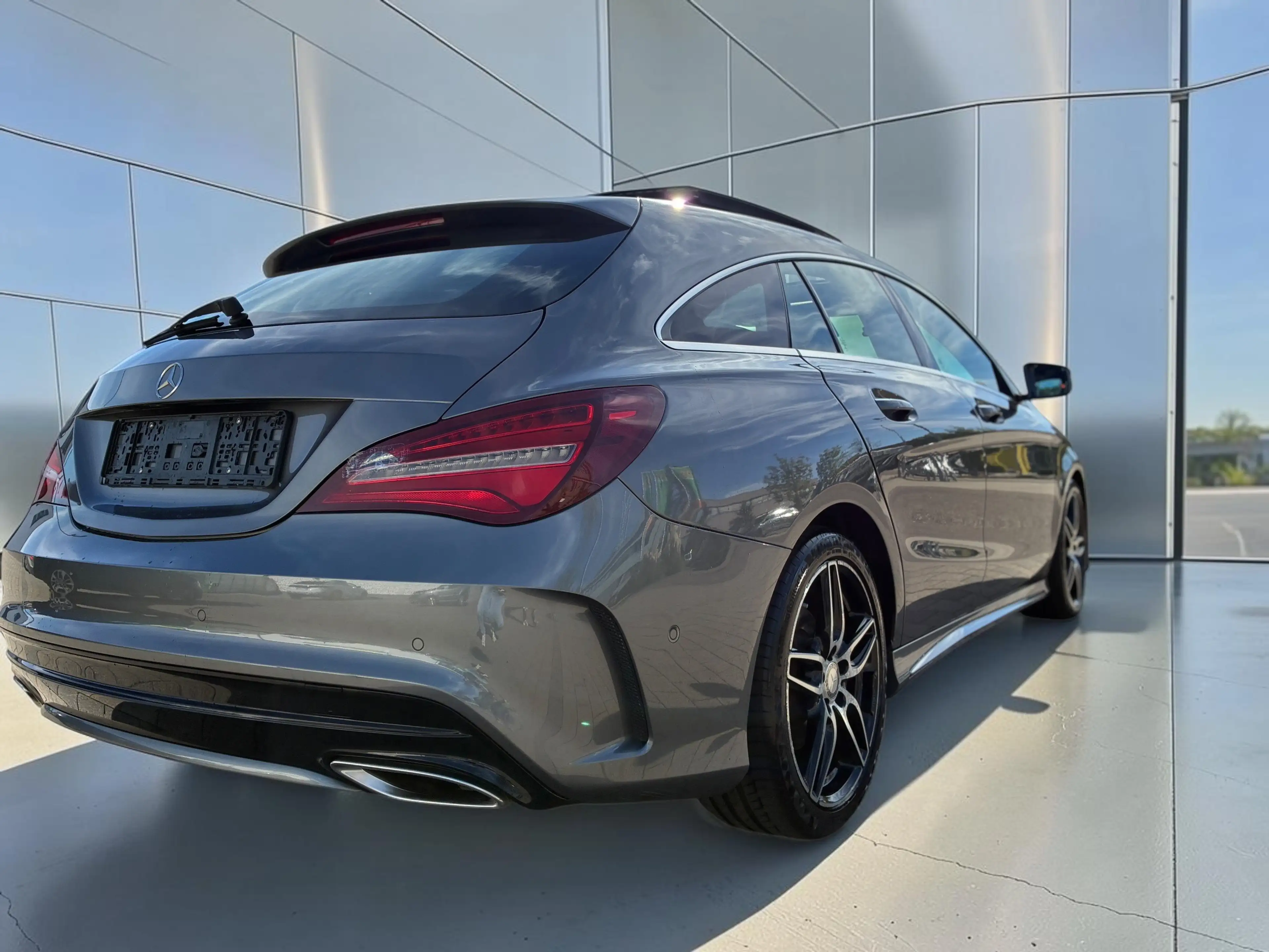 Mercedes-Benz CLA 220 d CLA Shooting Brake 7G-DCT AMG Line Harman/Kardon* DISTRONIC PLUS* Totwinkel* — photo 15