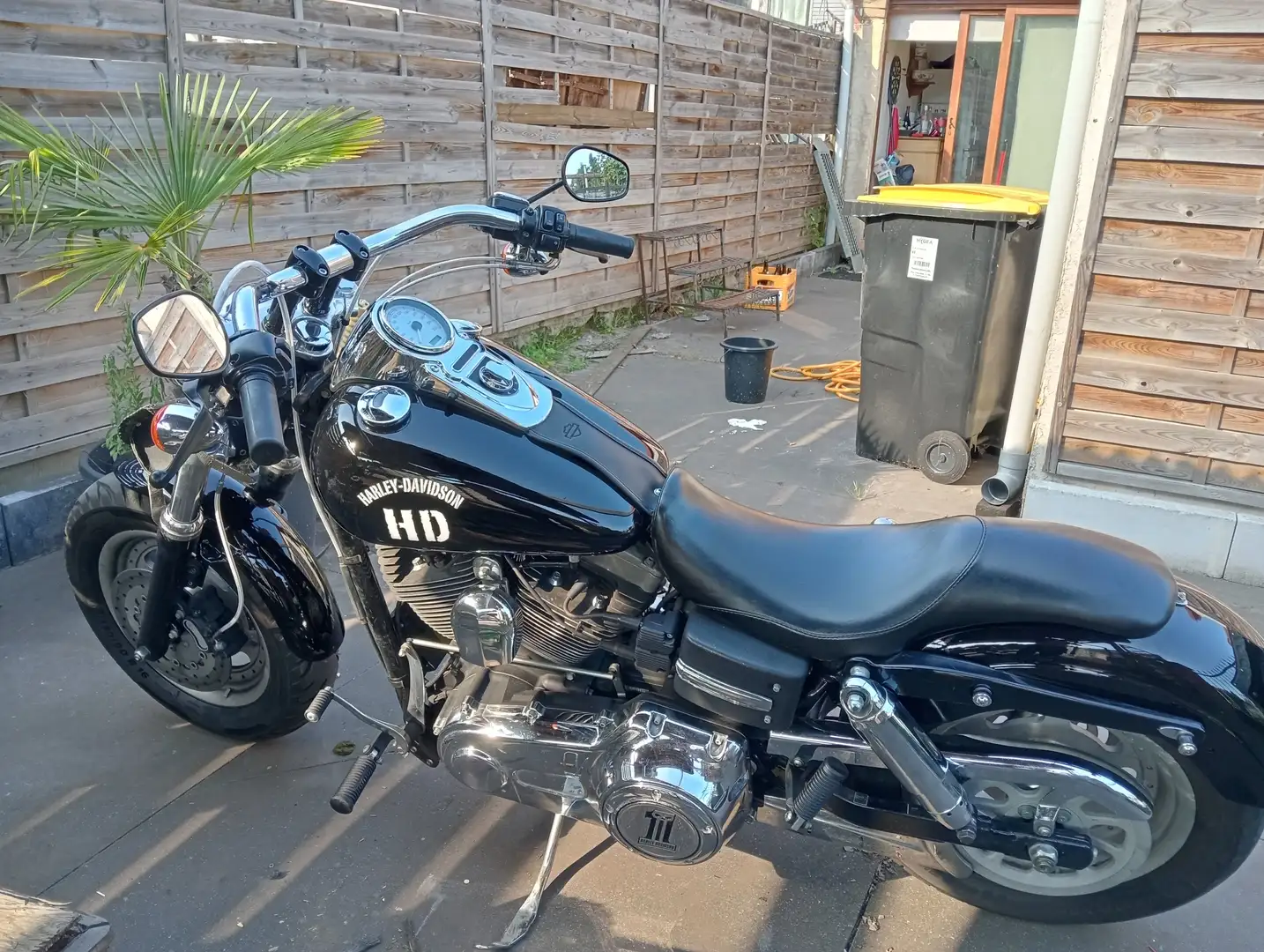 Harley-Davidson Fat Bob Černá - 1