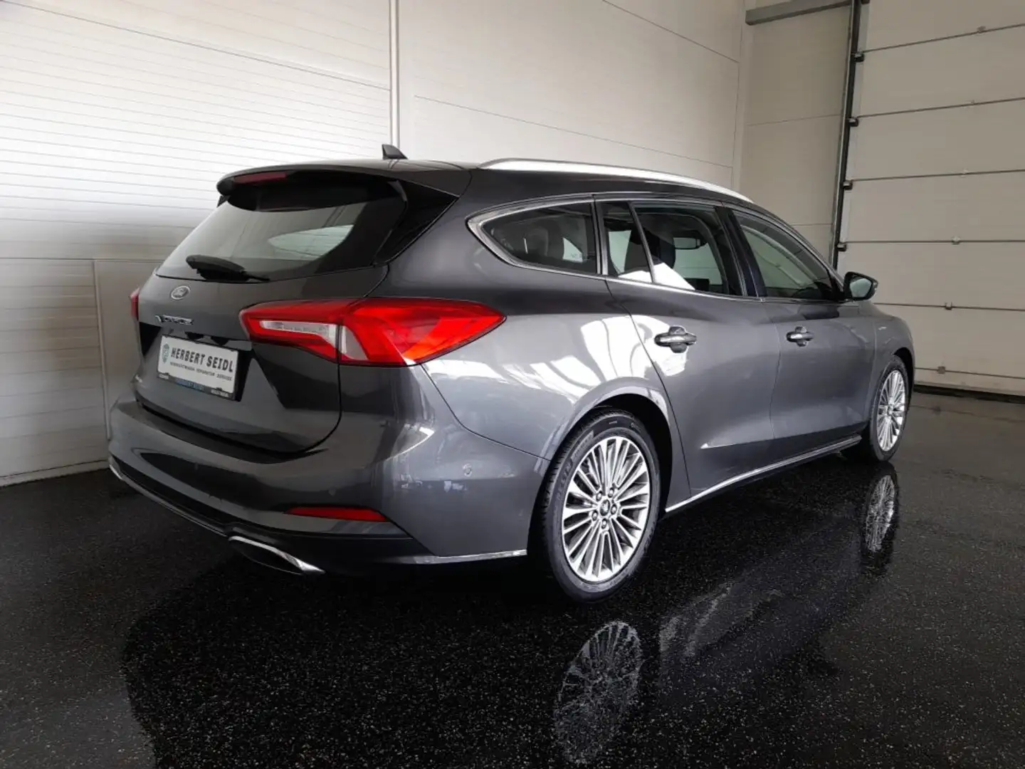 Ford Focus Turnier VIGNALE 1,5 EcoBlue Aut *LEDER / HEAD-UP / LED / NAVI / AHV & KAMERA / TEMPOMAT* Gris - 2