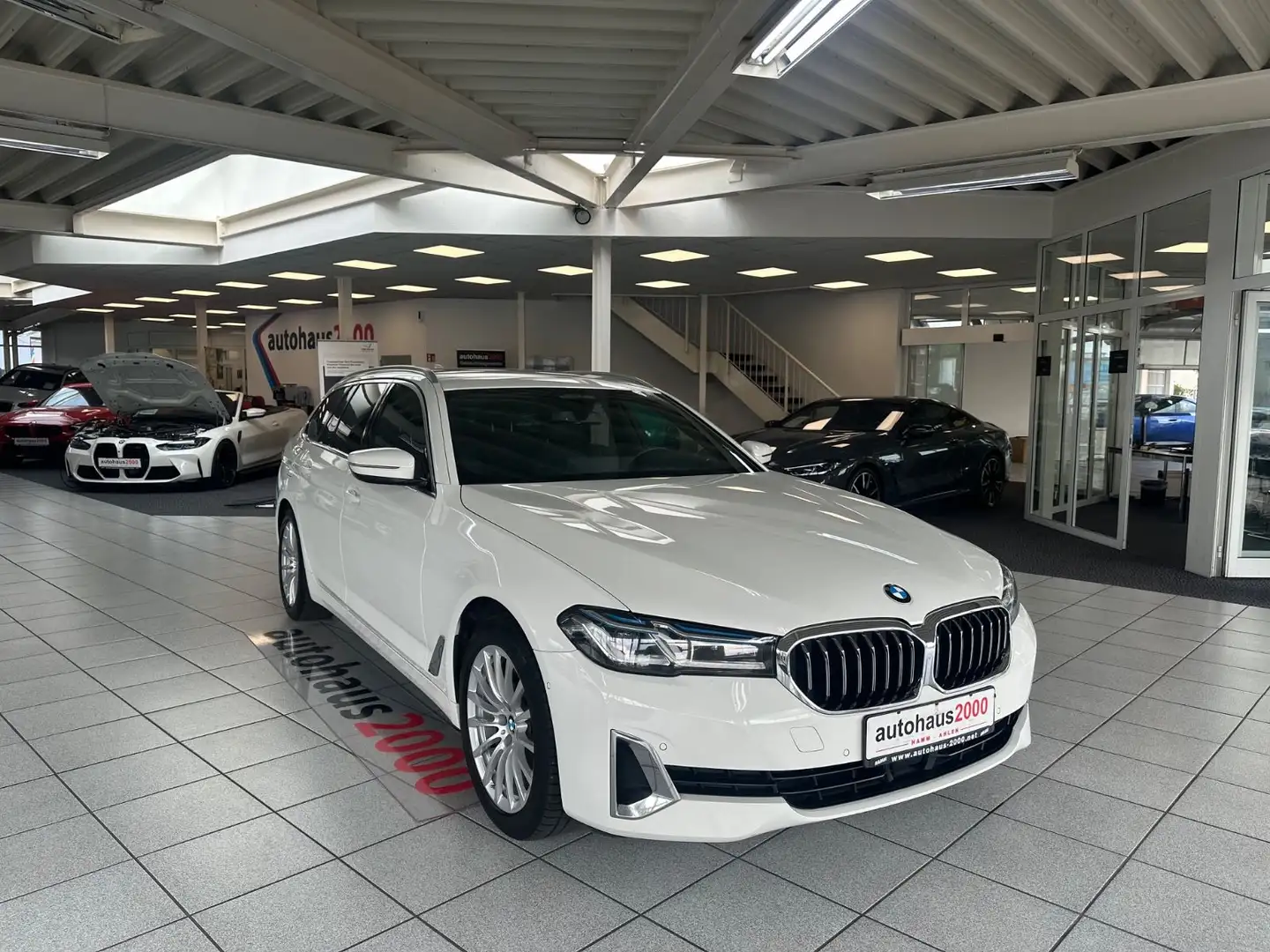 BMW 520 d xDrive Luxury Line LASER/HUD/CAM Blanc - 1