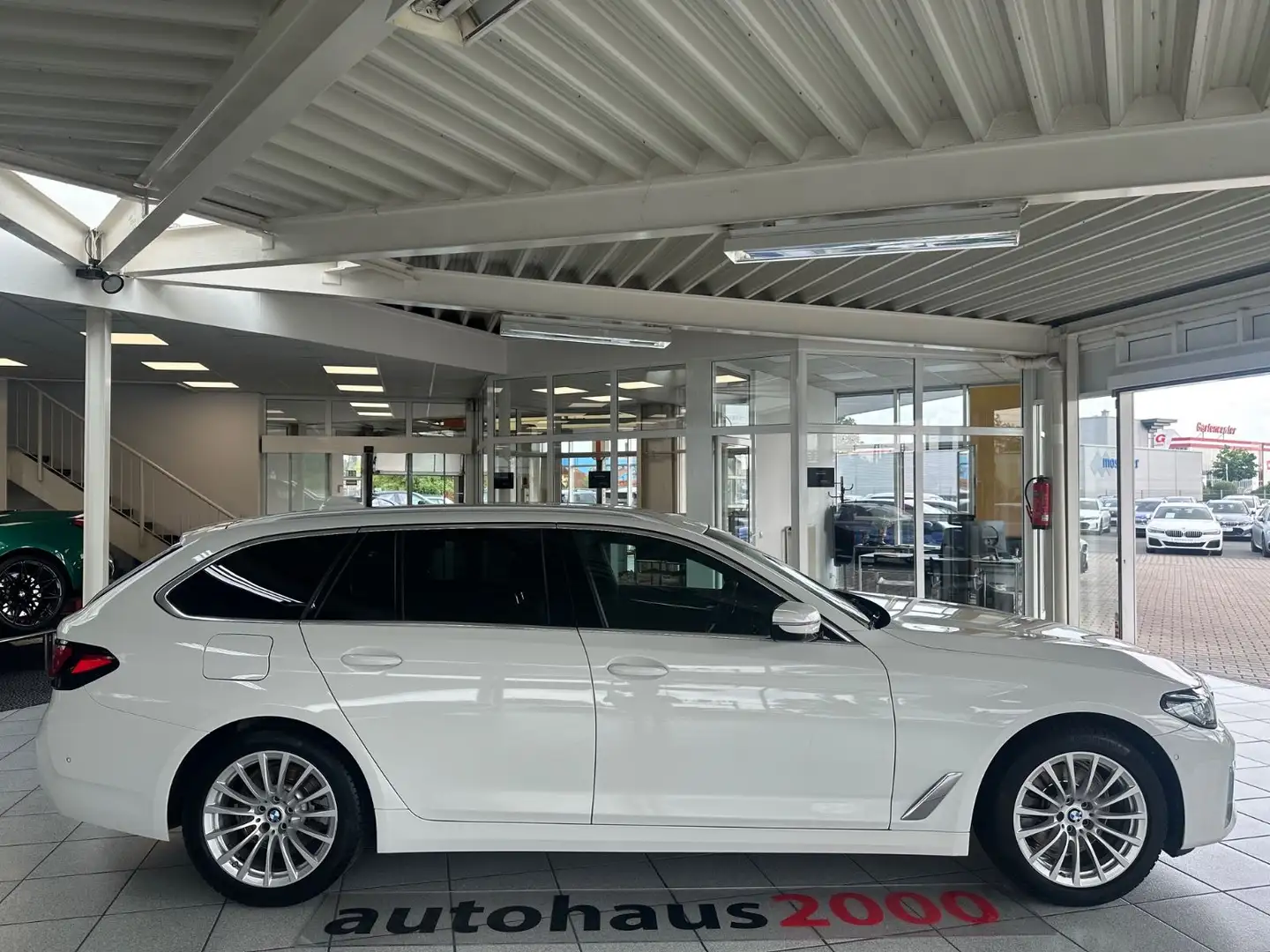 BMW 520 d xDrive Luxury Line LASER/HUD/CAM Blanc - 2