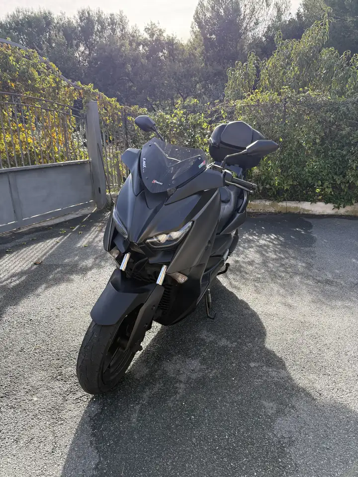Yamaha X-Max 300