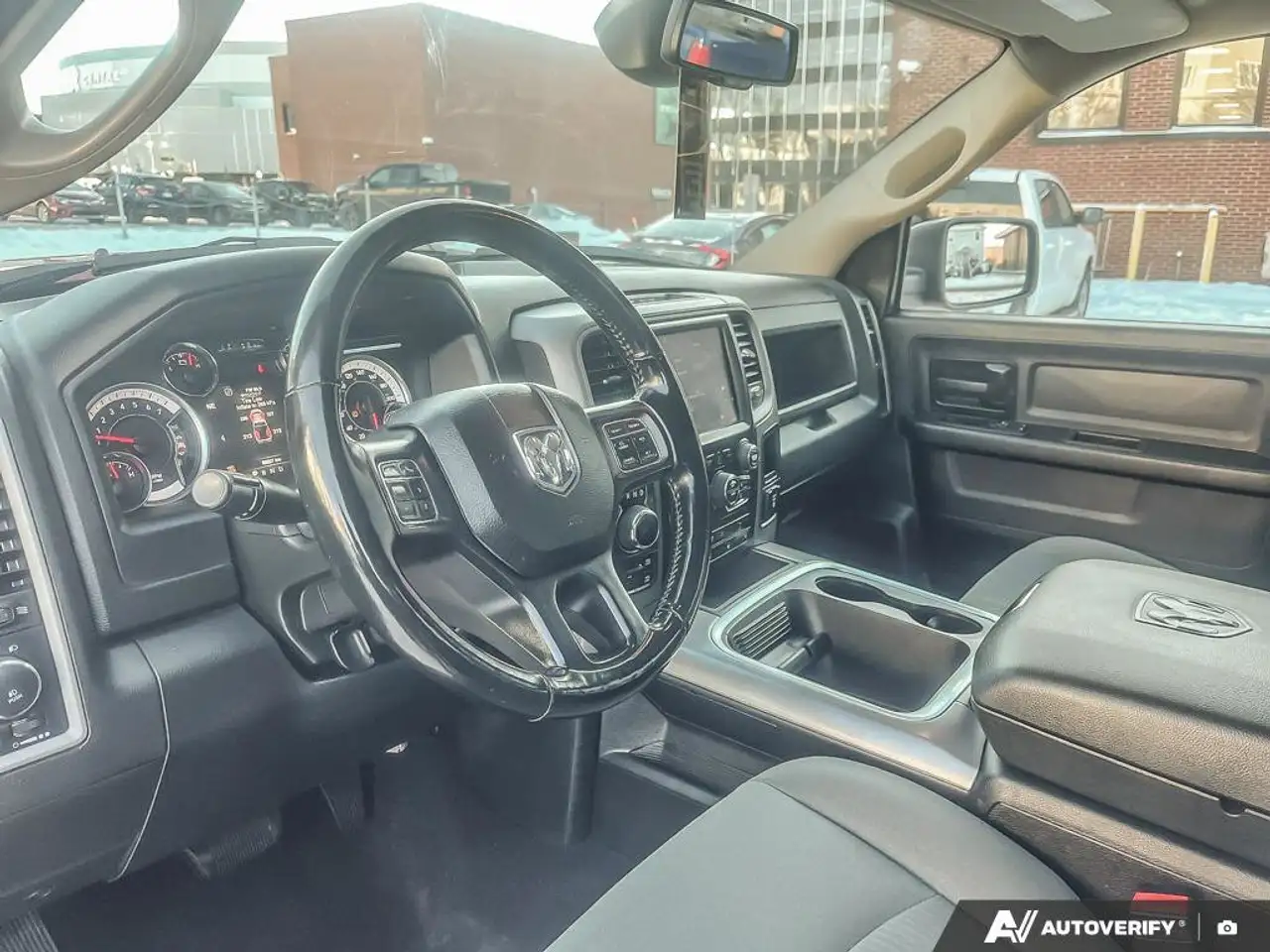 RAM 1500 снимка RAM 1500