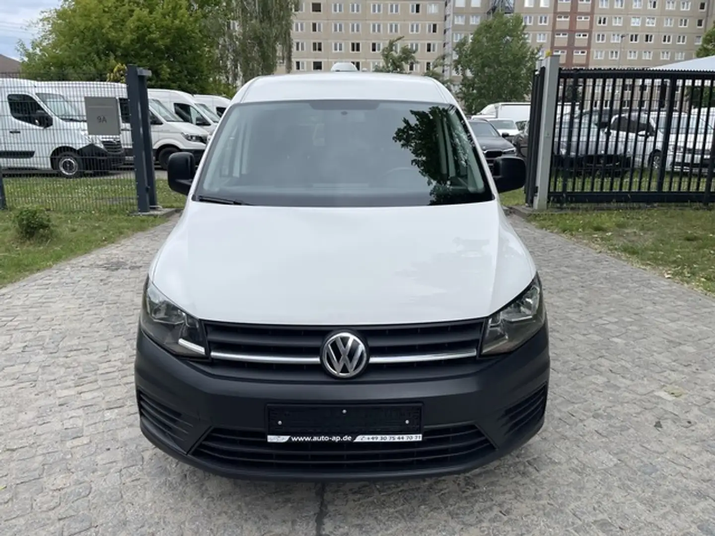 Volkswagen Caddy 2.0TDI BMT Maxi *Klima*AHK* Weiß - 2