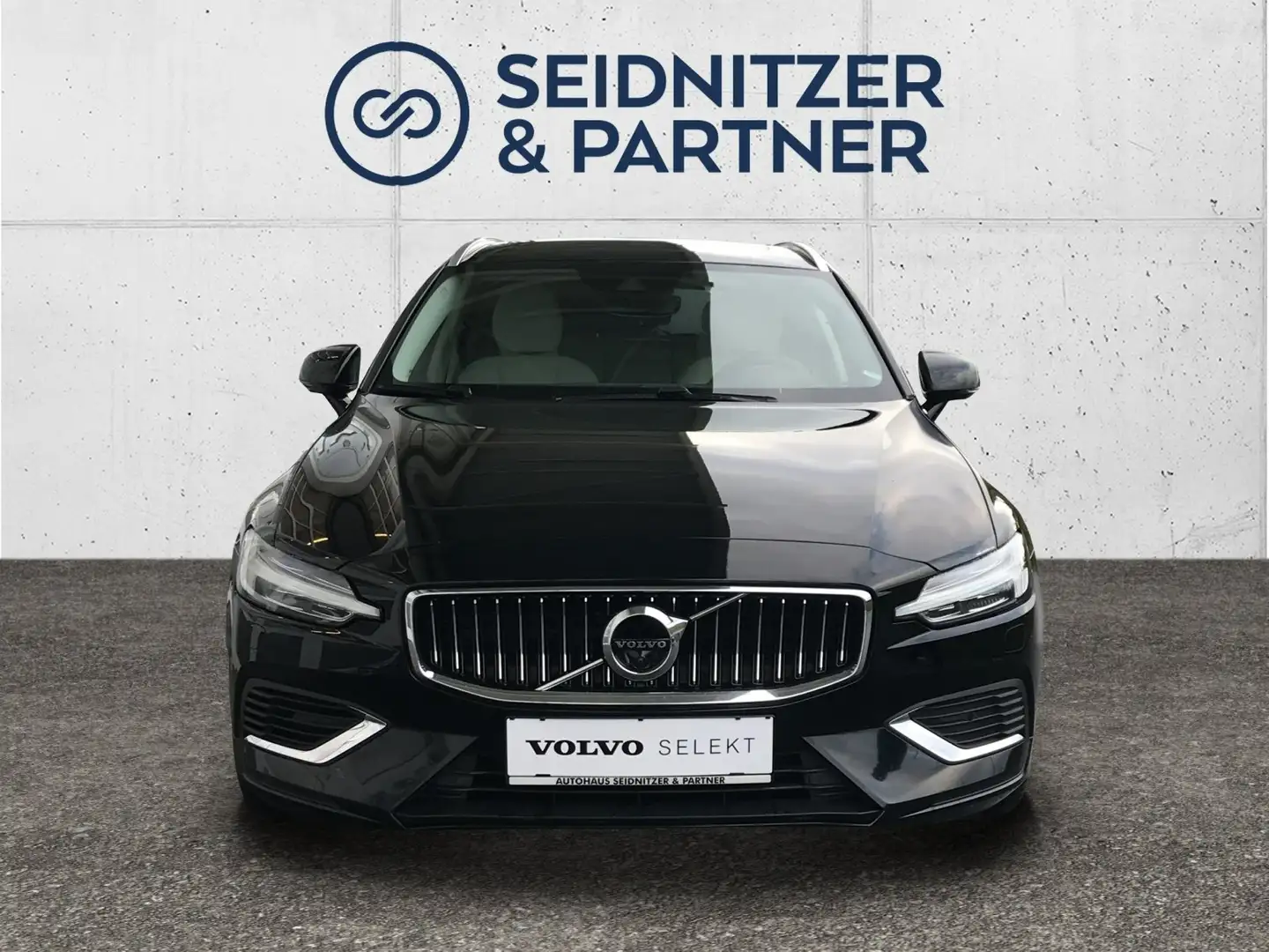 Volvo V60 T8 Inscription Plug-In Hybrid AWD Schwarz - 2