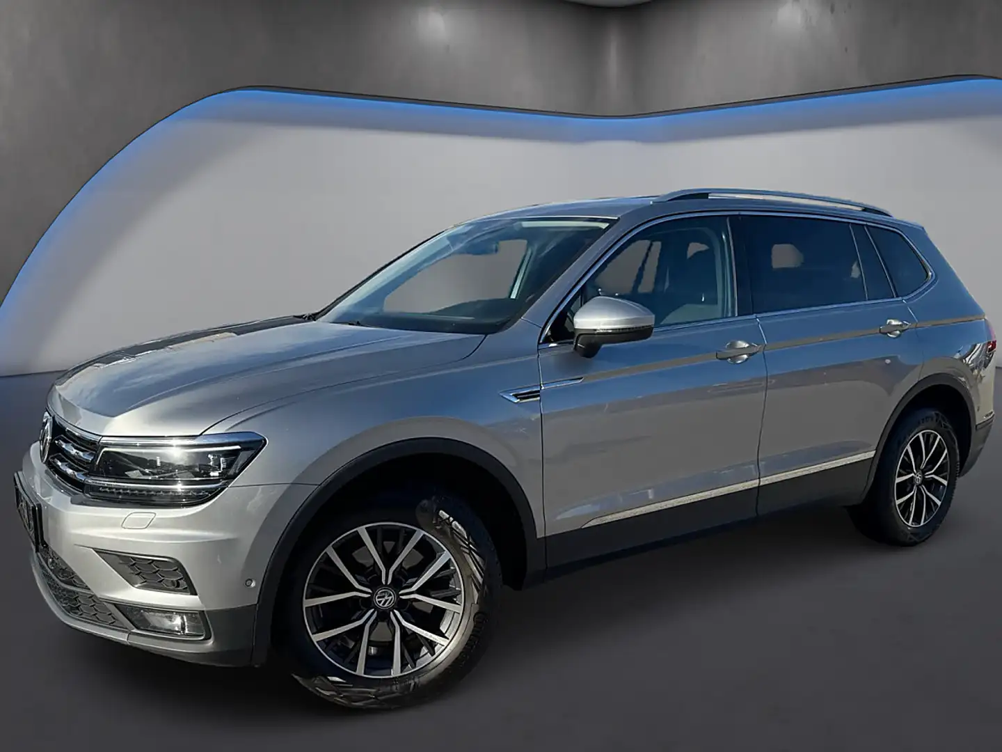 Volkswagen Tiguan Allspace Tiguan 2,0 TDI Allspace Highline DSG *7Sitze*Ma... Silber - 2