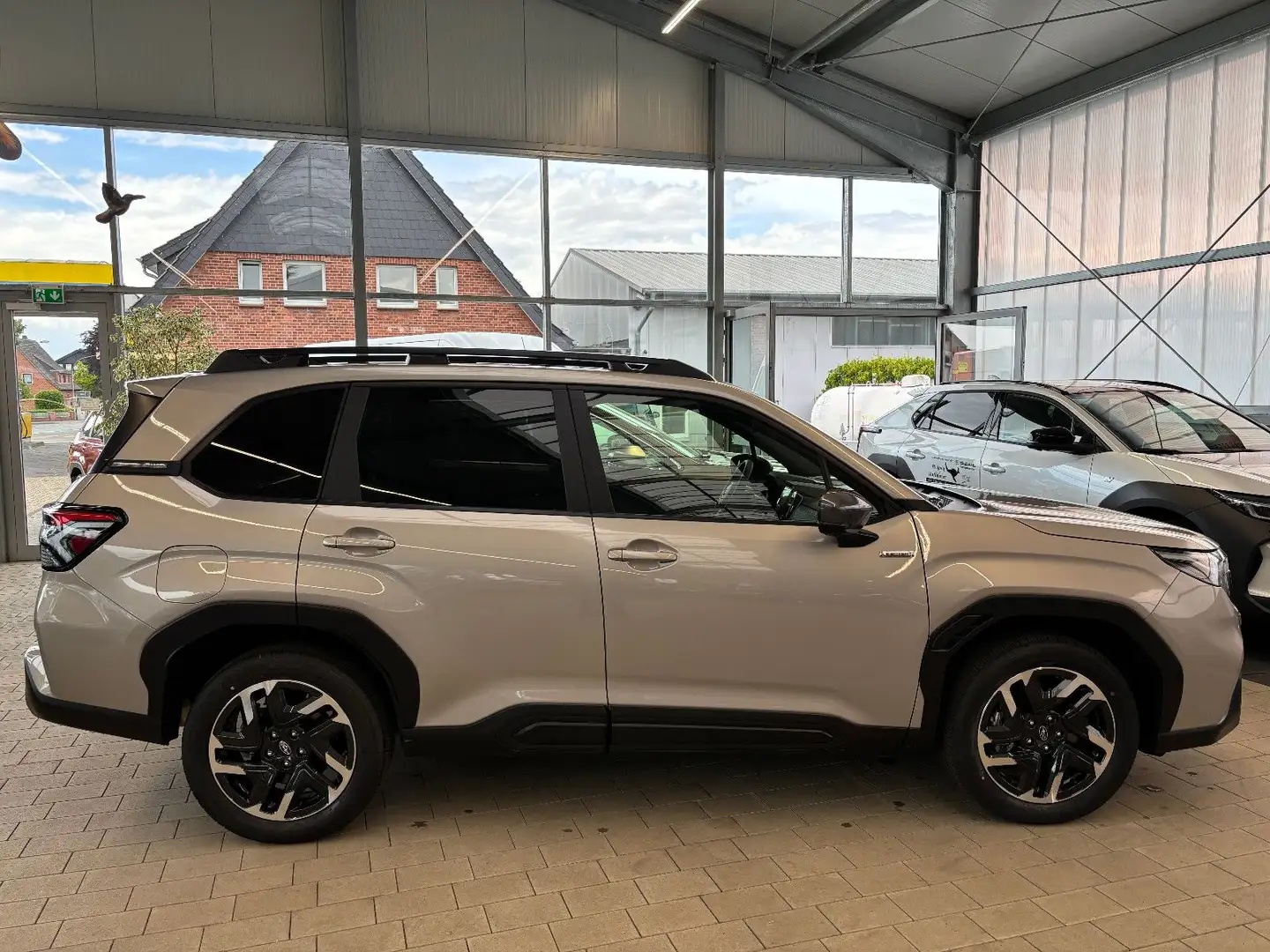 Subaru Forester 2.0 ie  Exclusive Zlatá - 2